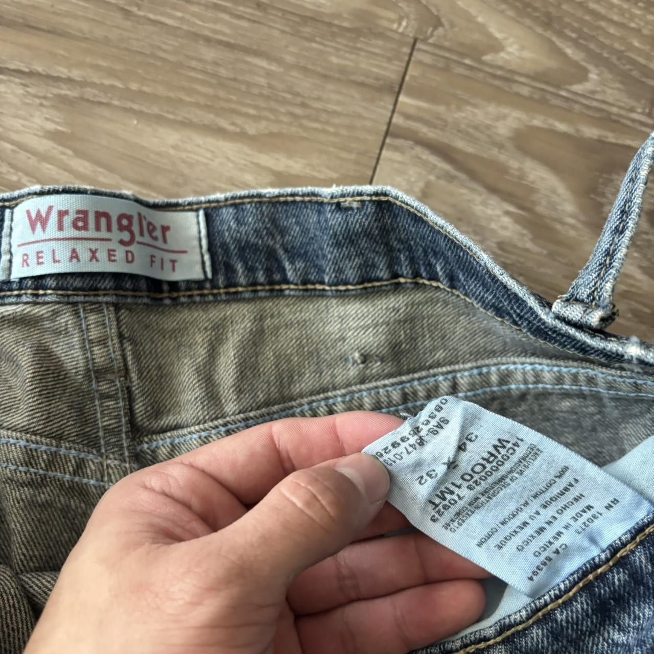 Vintage Crazy Vintage Y2K/2000s Medium Wash Essential Denim Jeans! 34x32 Size US 34 / EU 50 - 8 Thumbnail