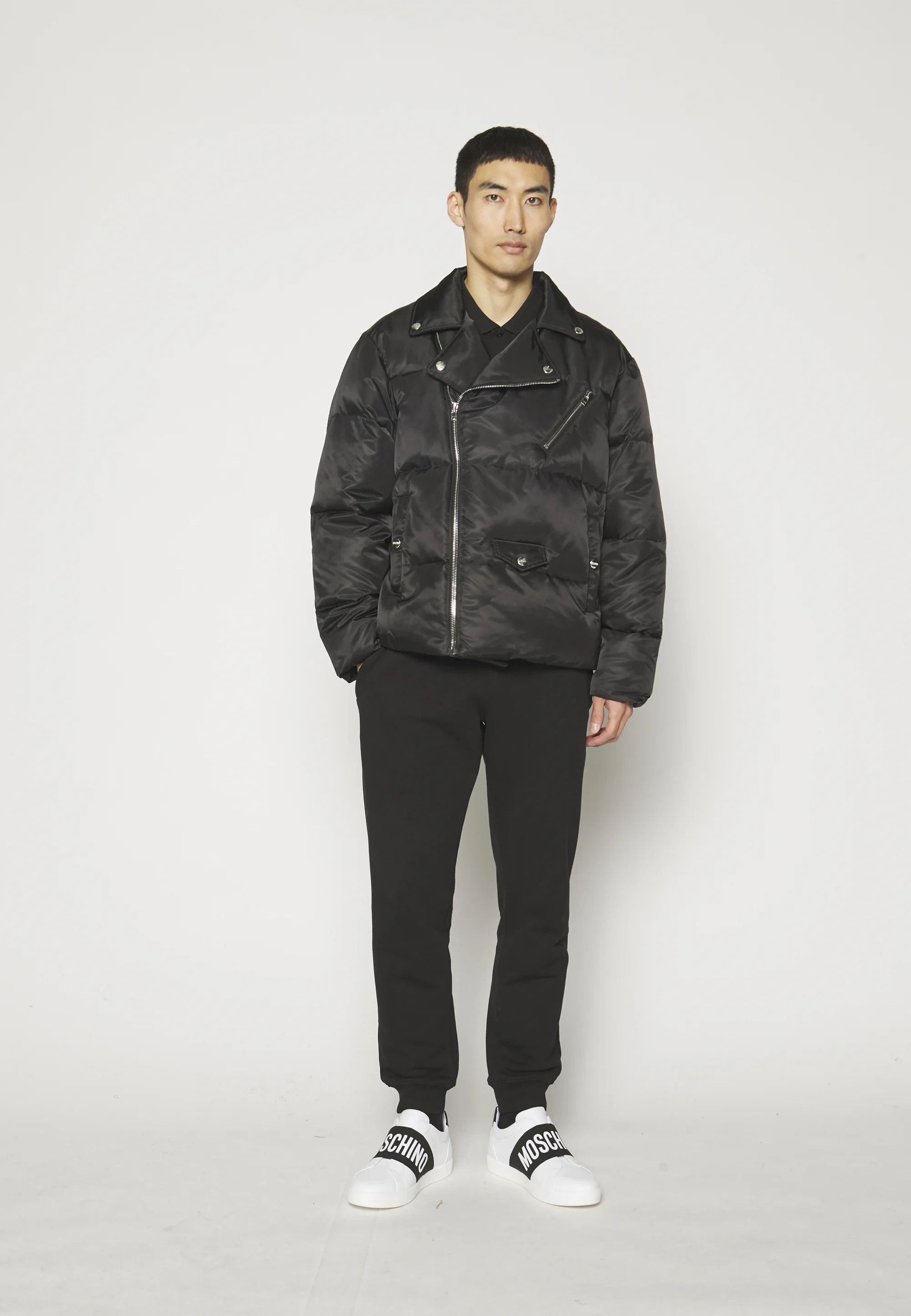 Moschino o1y0225 Shell Jacket in Black Size US L / EU 52-54 / 3 - 6 Thumbnail