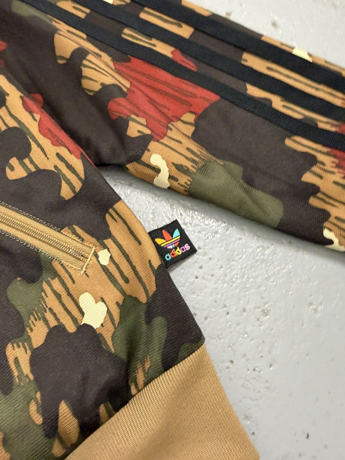 Adidas × Pharrell Adidas Farrell Williams Huhiking Camo 3Stripes Zip Tracksuit Size US S / EU 44-46 / 1 - 8 Thumbnail