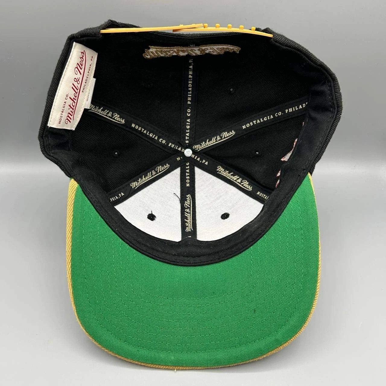 Mitchell & Ness Philadelphia 76ers NBA Hat Men Black Snap Back Cap Size ONE SIZE - 2 Thumbnail
