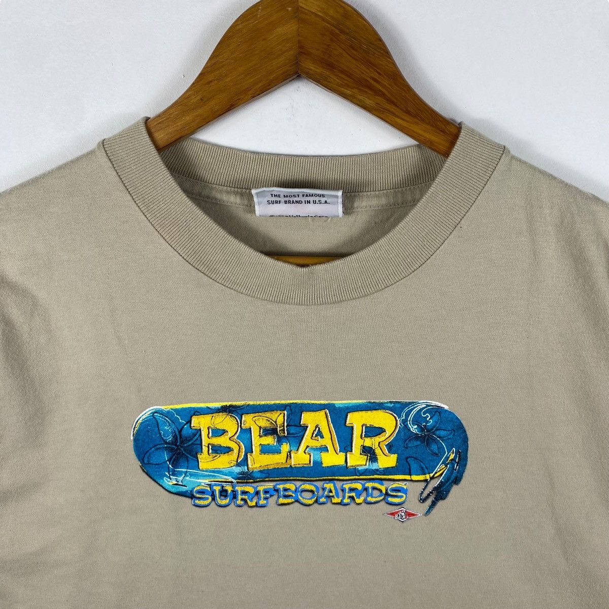Vintage Vintage 00's BEAR SURFBOARDS Logo Graphic Surf Tee Shirt Size US L / EU 52-54 / 3 - 2 Thumbnail