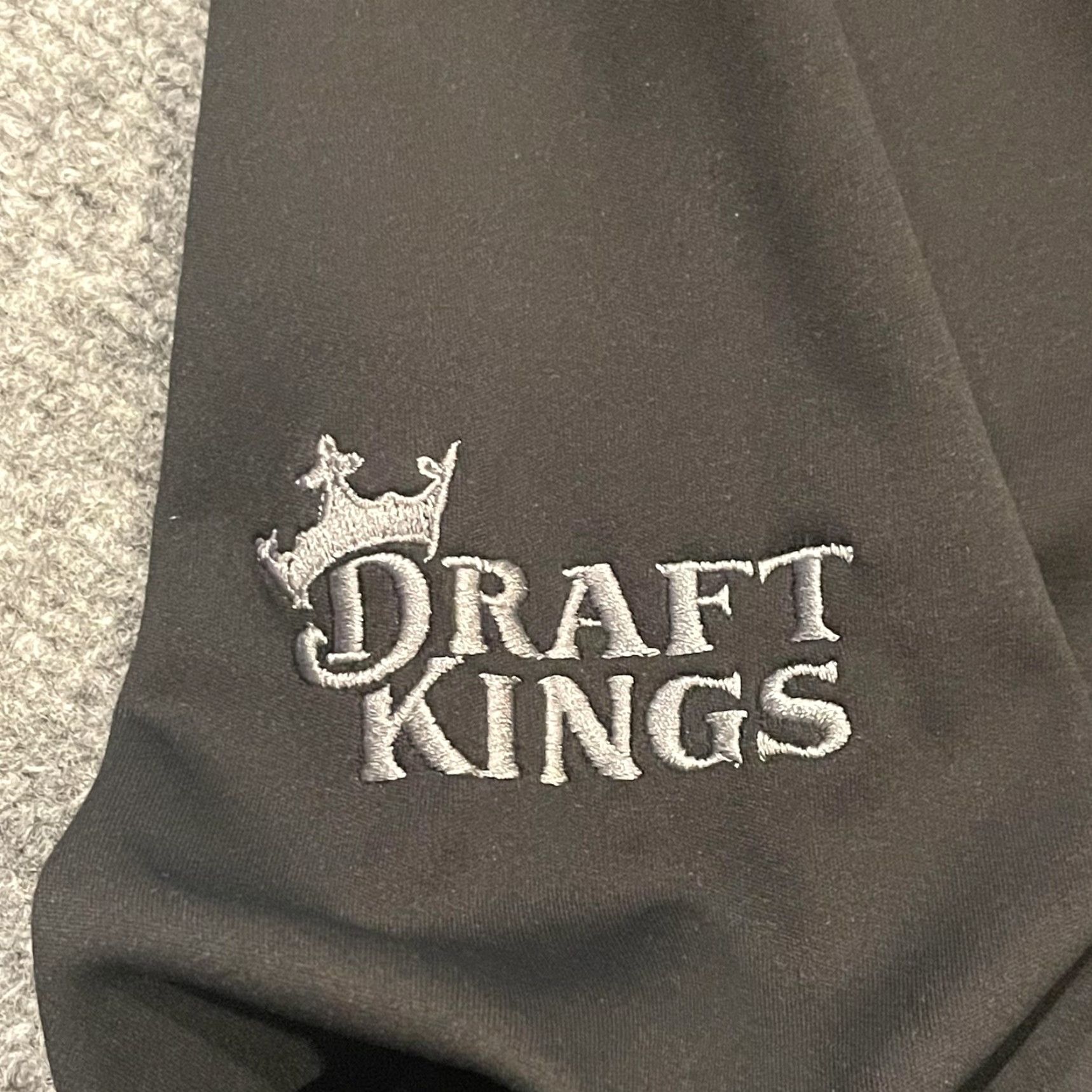Marmot Marmot Hoodie Mens M Black 1/4 Zip Softshell DraftKings Logo Pullover Front Kangaroo Pocket 1/2 Zip Size US M / EU 48-50 / 2 - 7 Thumbnail