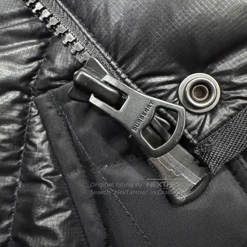 Burberry Burberry Men's Black Short Quilted Down Vest. Size US M / EU 48-50 / 2 - 8 Thumbnail