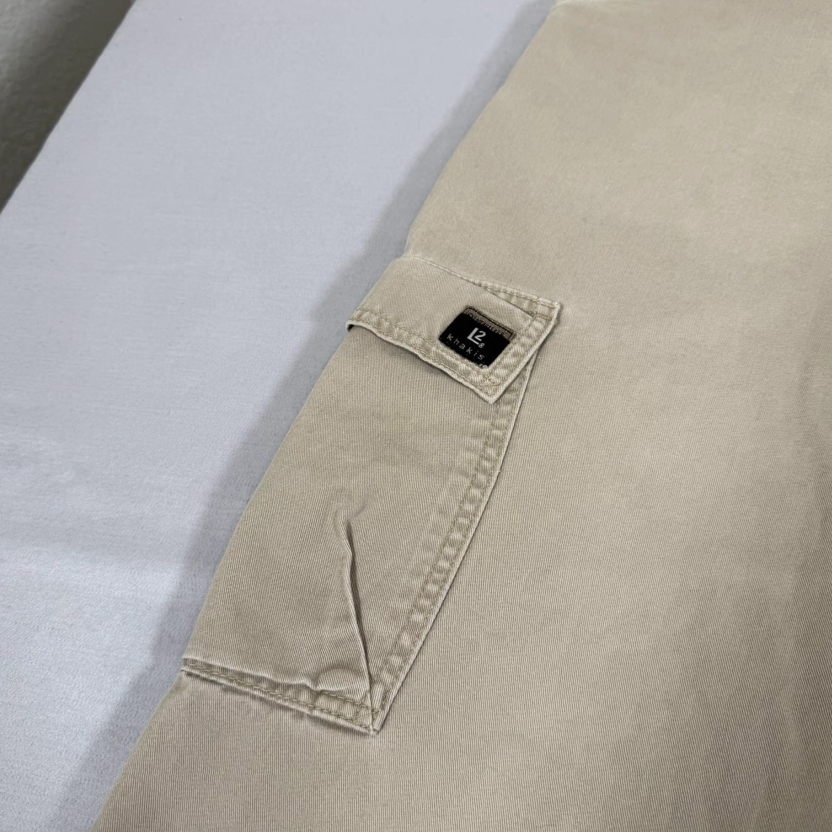 Levi's VINTAGE Levi's L2 Khakis Cargo Pants Mens 36x32 Beige Straight Leg 90s Grunge Y2K Baggy Loose Cargo Pockets Jeans Workwear Shirt? Size US 36 / EU 52 - 3 Thumbnail