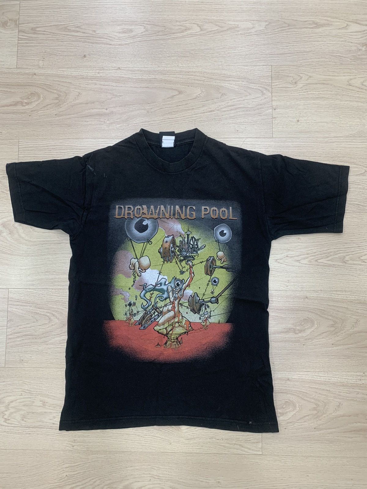 Band Tees VTG GIANT TAG BAND DROWNING POOL TSHIRT KORN DEFTONES Size US M / EU 48-50 / 2 - 1 Thumbnail
