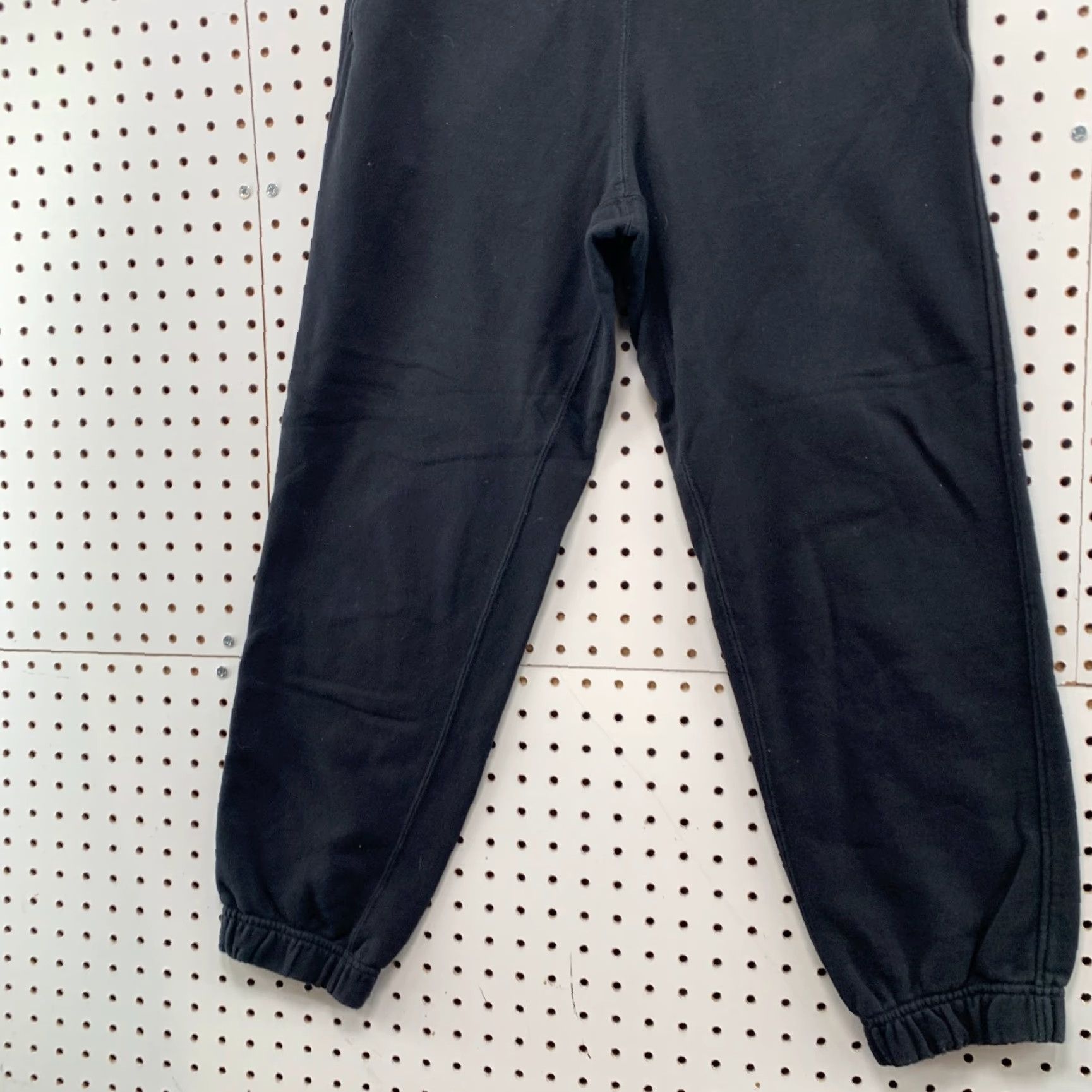 Uniqlo VINTAGE UNIQLO Kaws Warhol Sweatpants Mens Small Black Relaxed Fit Fleece 28x26 Size US 28 / EU 44 - 3 Thumbnail