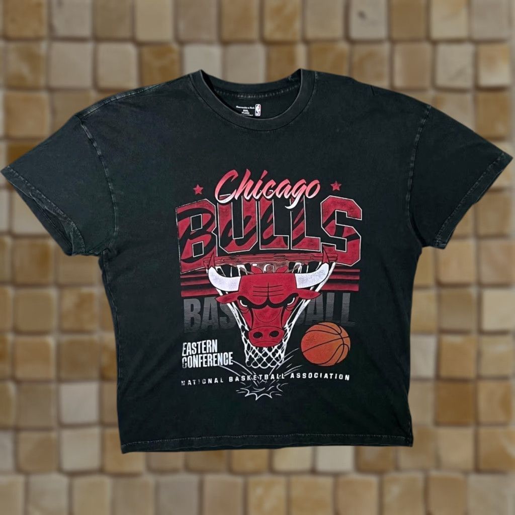 Abercrombie & Fitch Abercrombie & Fitch NBA Chicago Bulls Graphic Washed Black T-Shirt XXL Men Shirt Short Sleeve Logo 90s? Size US XXL / EU 58 / 5 - 1 Thumbnail