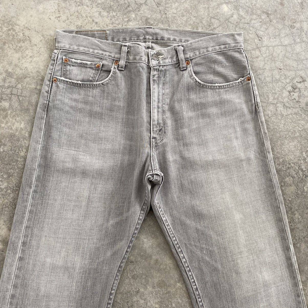 Levi's Vintage 2004 Levis 505 Light Grey Denim Jeans Size US 35 - 2 Thumbnail