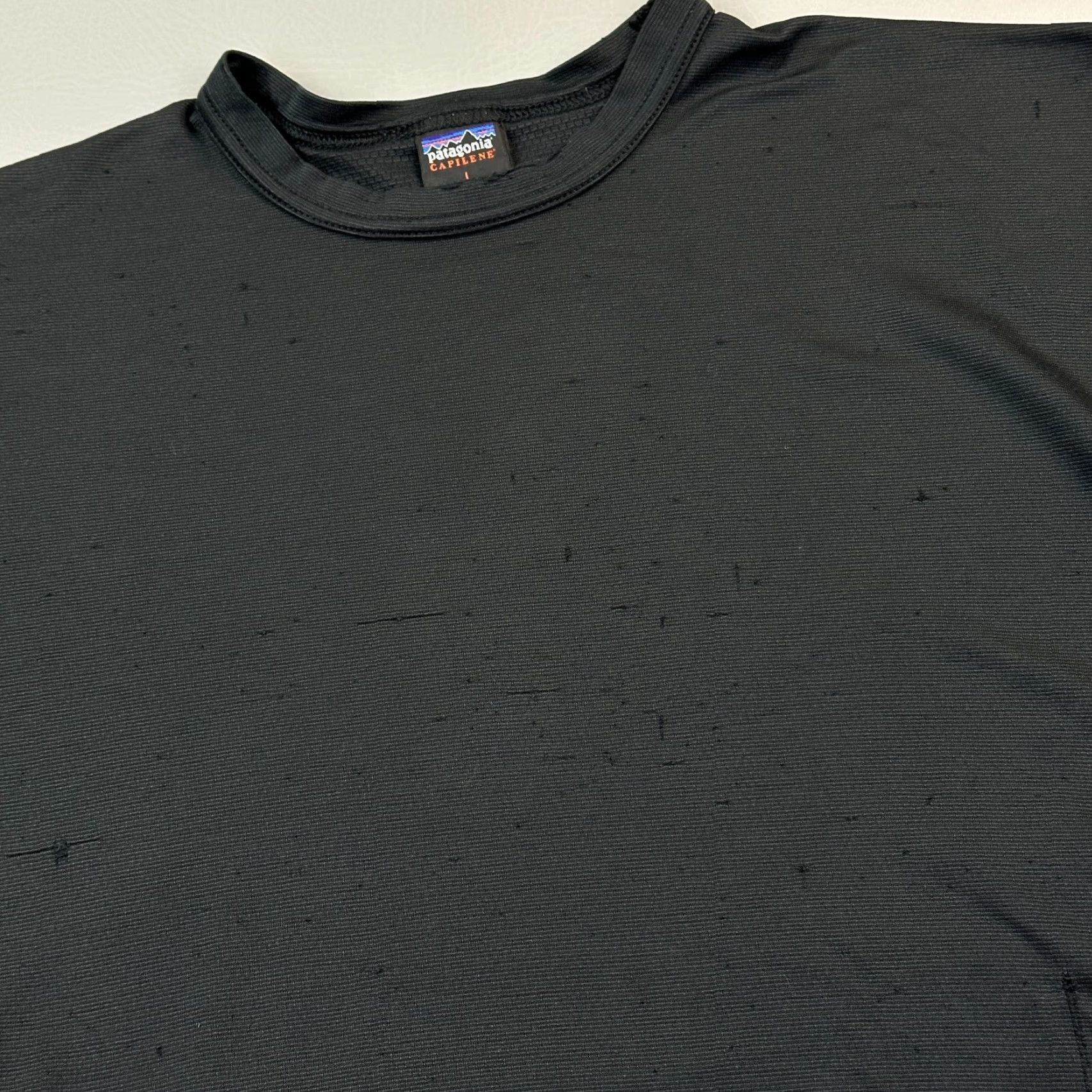 Patagonia VINTAGE Patagonia Capilene Shirt Mens Large Black Long Sleeve Baselayer USA Made Size US L / EU 52-54 / 3 - 5 Thumbnail