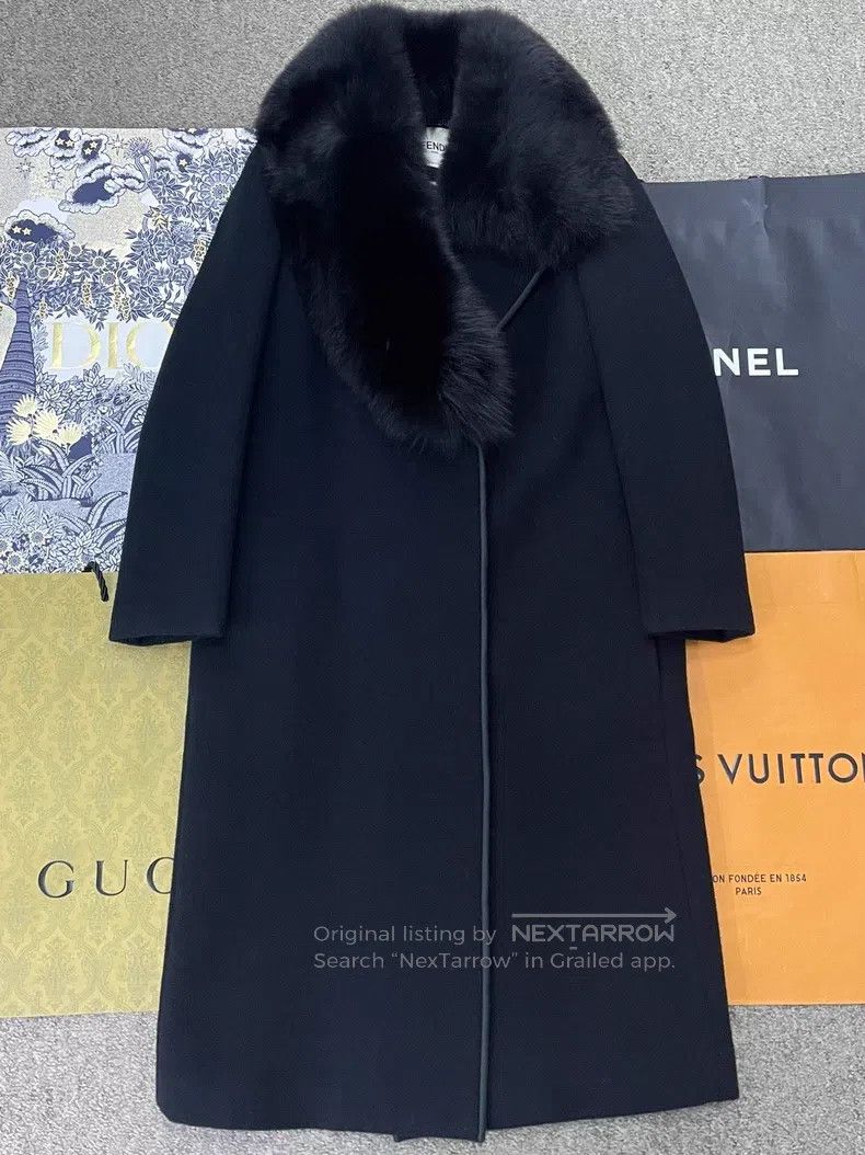 Fendi Fendi Black Lamb Fur Collar Wool Coat with Detachable Fur Size XXS / US 00 / IT 34 - 1 Thumbnail