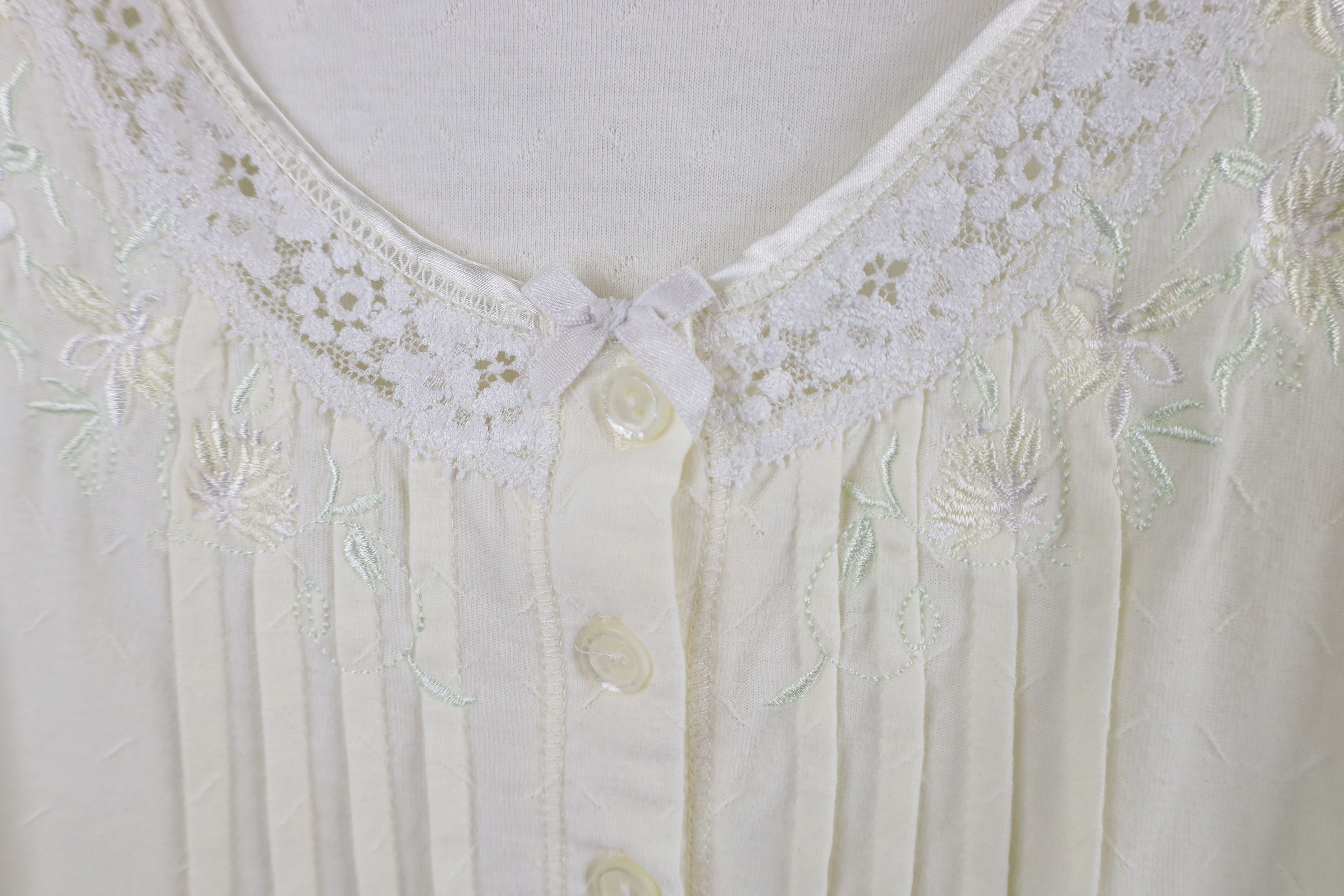 Vintage Vintage 90s Miss Elaine Lace Ruffled Night Gown Sleep Shirt Size S / US 4 / IT 40 - 6 Thumbnail