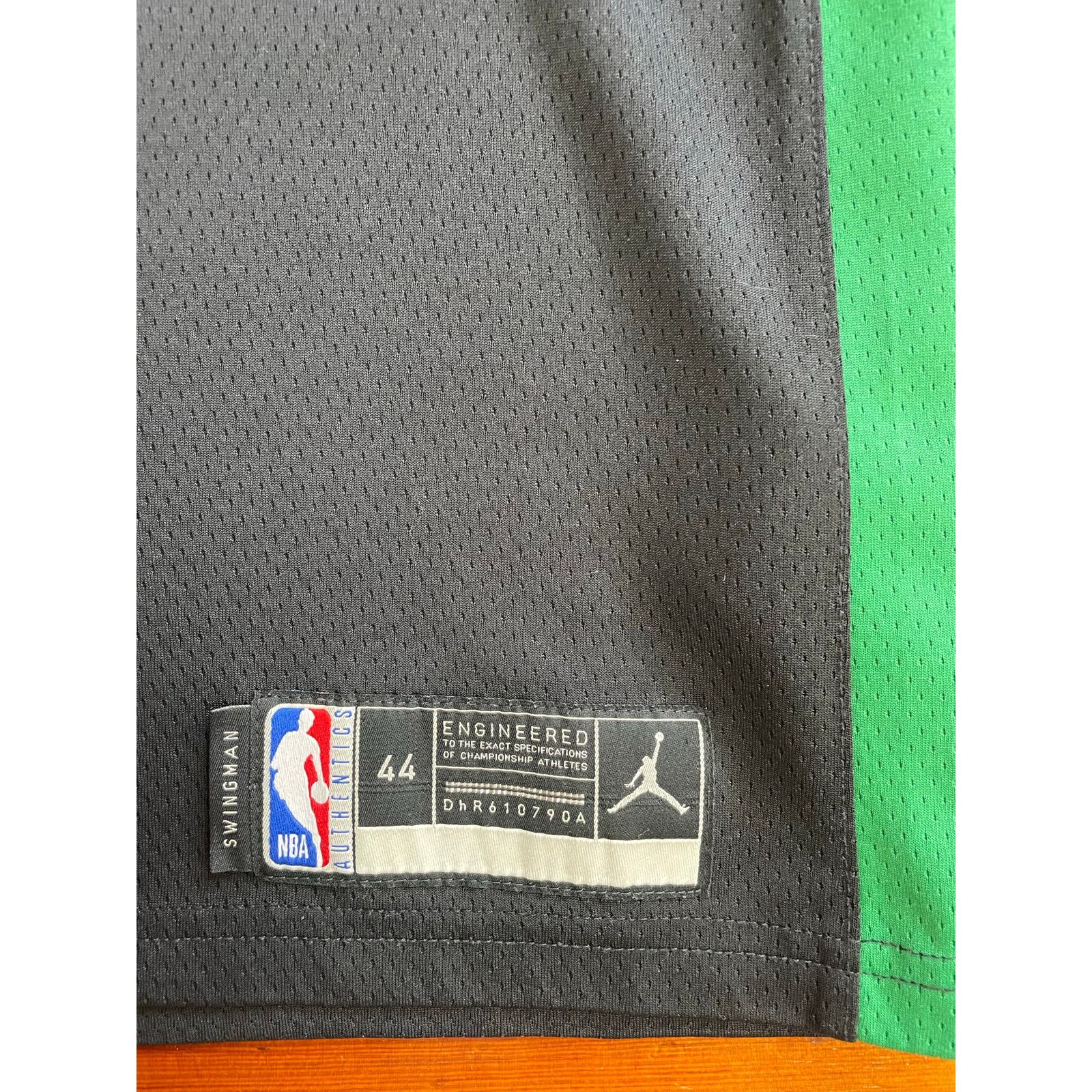 NBA Kemba Walker Boston Celtics Jordan Swingman Jersey M NBA Size US M / EU 48-50 / 2 - 4 Thumbnail
