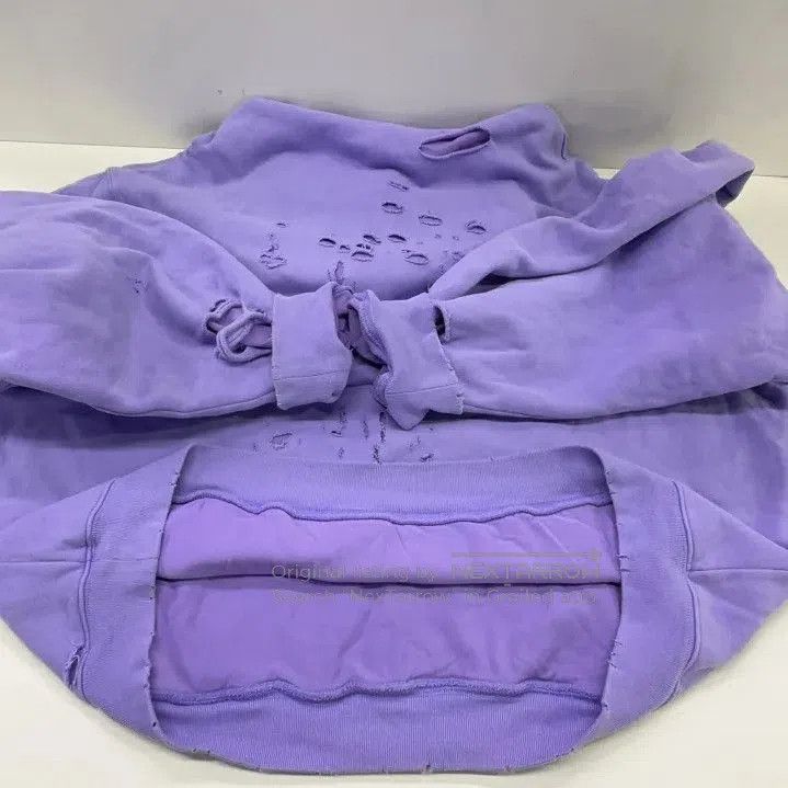 Balenciaga Balenciaga SS22 Purple Logo Hoodie with Distressed Details. Size US M / EU 48-50 / 2 - 9 Thumbnail