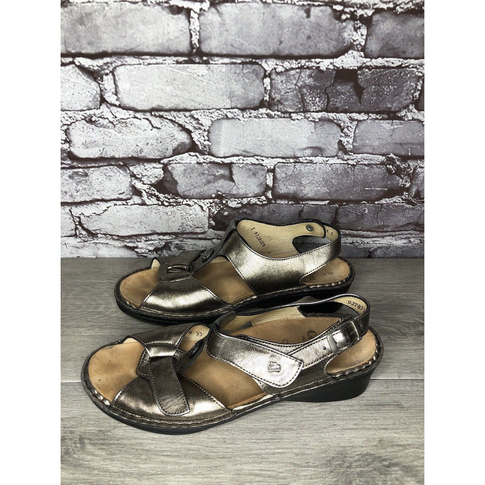 Other FINN COMFORT Adana Pewter Metallic Leather Strap Wedge Sanda Size US 8 / IT 38 - 20 Thumbnail