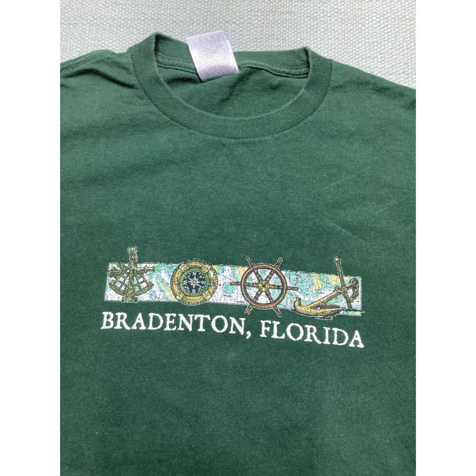 Vintage VINTAGE Bradenton Florida Beach Ship Wheel Boat Anchor Graphic T-Shirt M & M Men Medium Green Shirt Mens Size US M / EU 48-50 / 2 - 2 Thumbnail