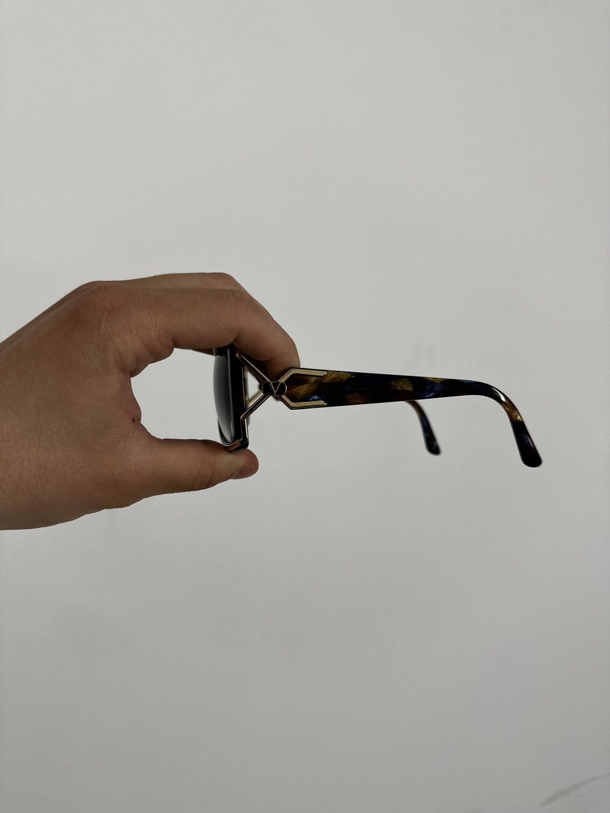 Valentino Valentino Sunglasses With Case Size ONE SIZE - 8 Thumbnail