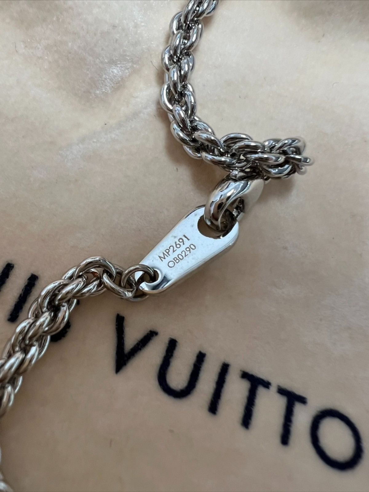 Louis Vuitton Louis Vuitton x Nigo Squared Strass Necklace Size ONE SIZE - 5 Thumbnail