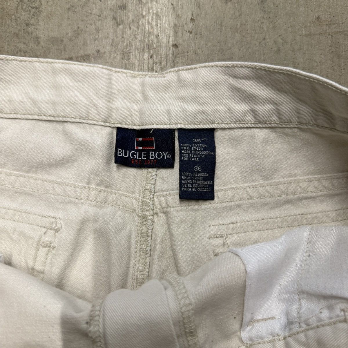 Bugle Boy Vintage Y2K Bugle Boy Cream Baggy Cargo Shorts Mens W36 Size US 36 / EU 52 - 3 Thumbnail