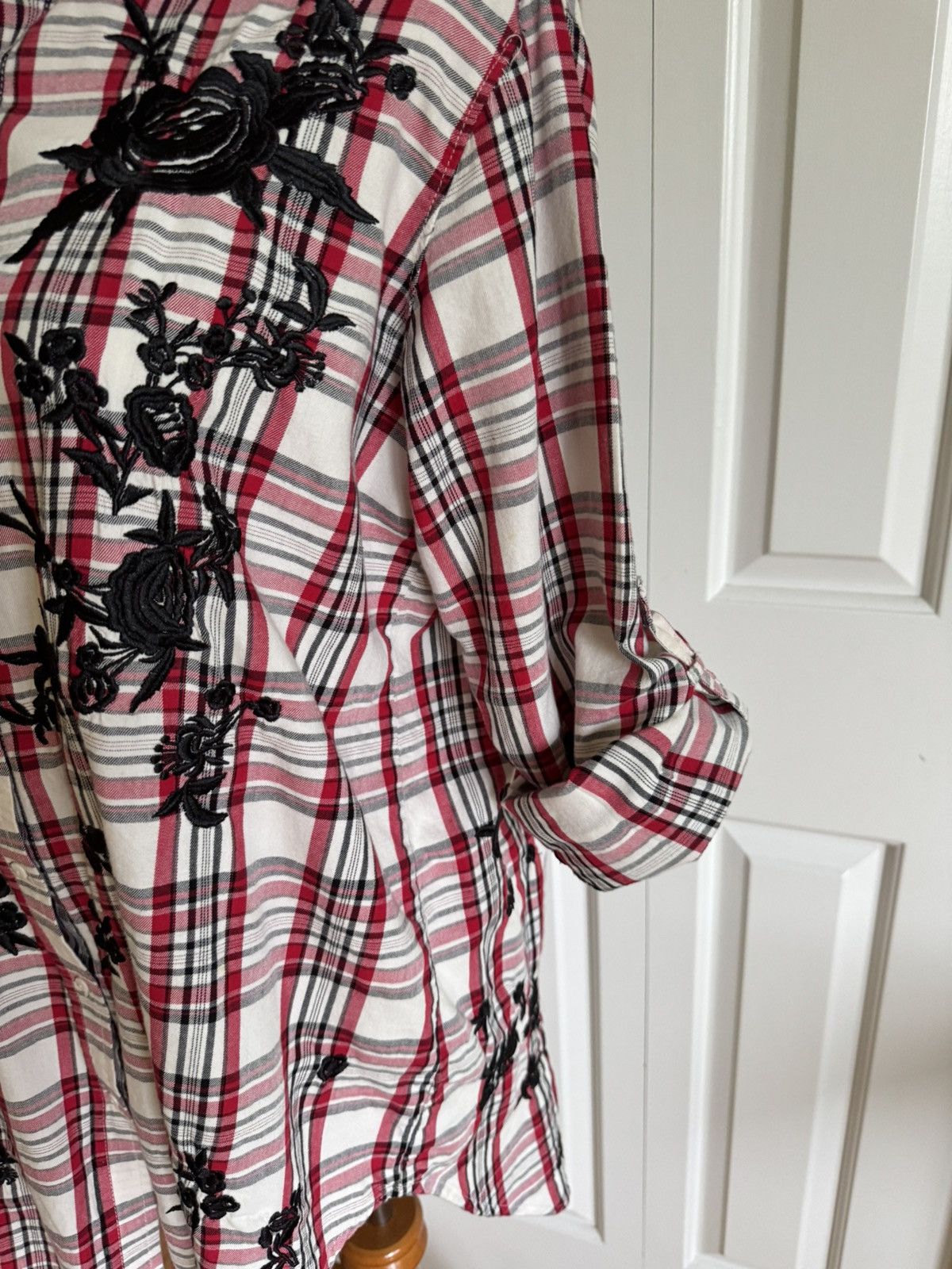 Zara ZARA Women Plaid Shirt Embroidered Flowers M Size M / US 6-8 / IT 42-44 - 7 Thumbnail