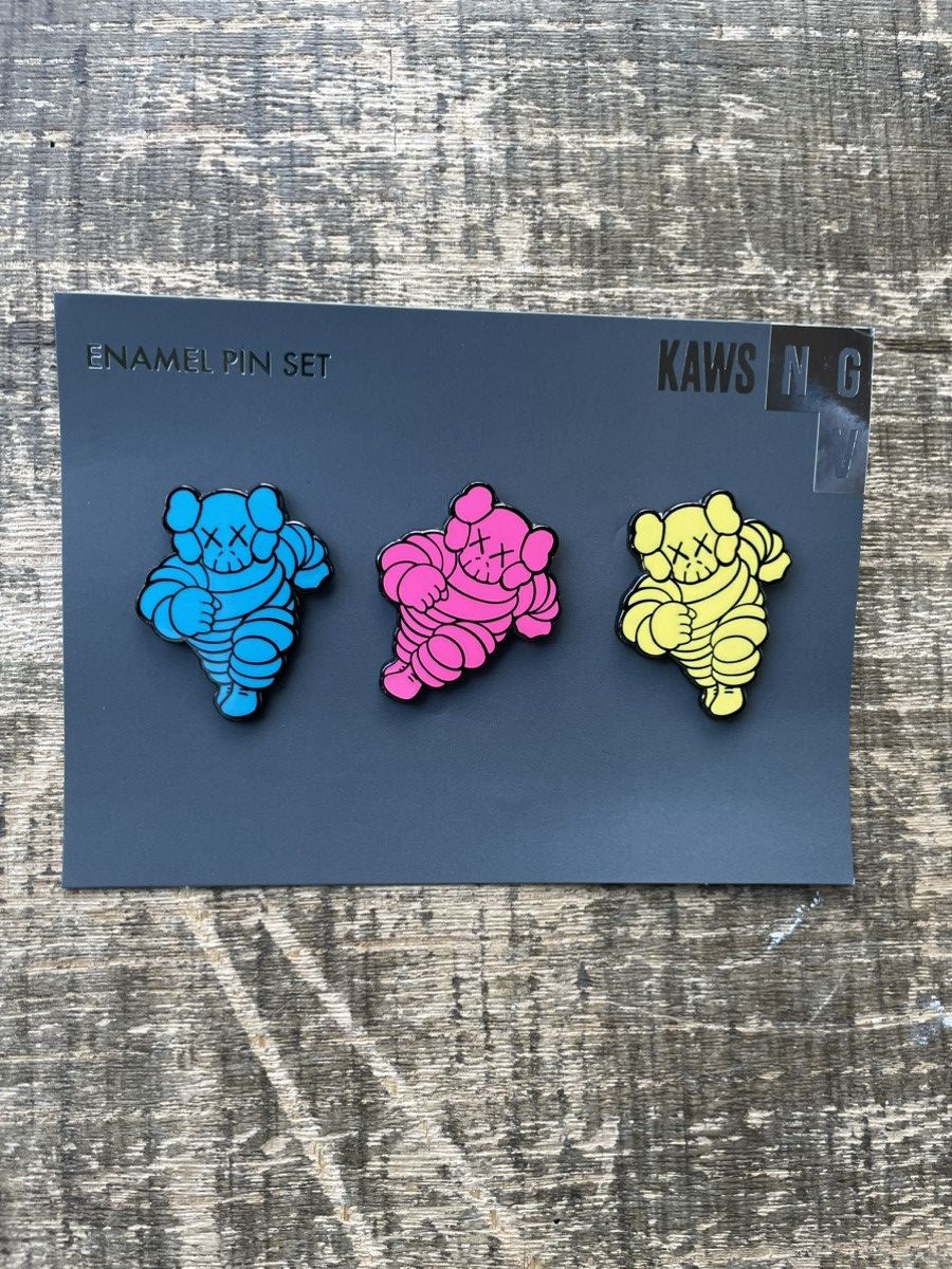 Kaws KAWS Pin Set 3 CHUM Yellow Pink Blue Size ONE SIZE - 2 Thumbnail