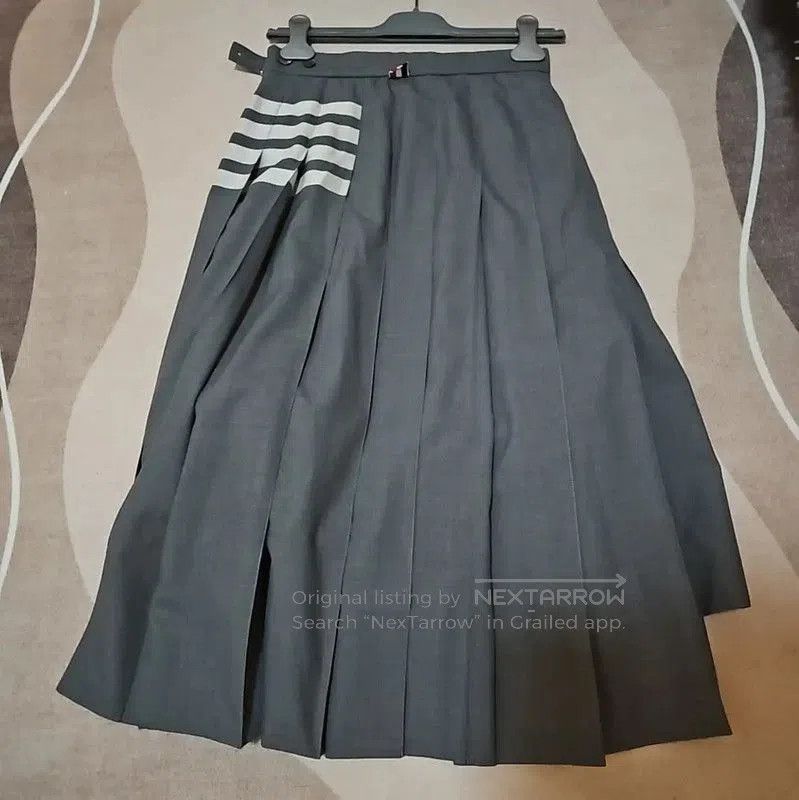 Thom Browne Thom Browne Gray Wool Midi Skirt for Women . Size 23" - 2 Thumbnail