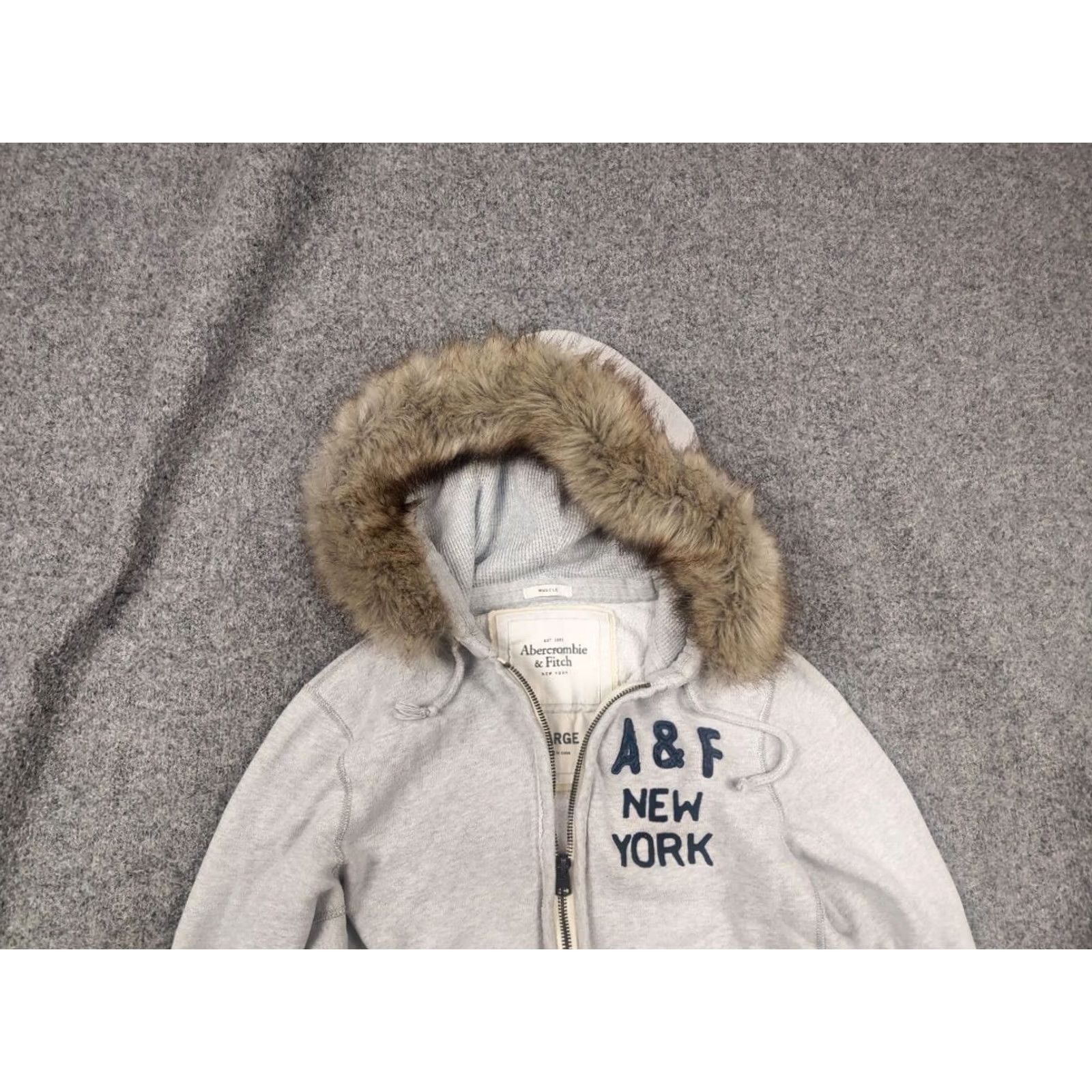 Abercrombie & Fitch VINTAGE Abercrombie & Fitch Logo Hoodie Mens L Gray Zip Fur 90s Opium Style Logo 6 Was 9 Gothic Christmas? Size US L / EU 52-54 / 3 - 2 Thumbnail