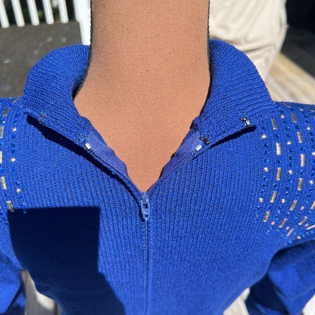St. John St. John Vintage Bedazzled Mock Turtleneck Sweater with Shou Size XS / US 0-2 / IT 36-38 - 4 Thumbnail