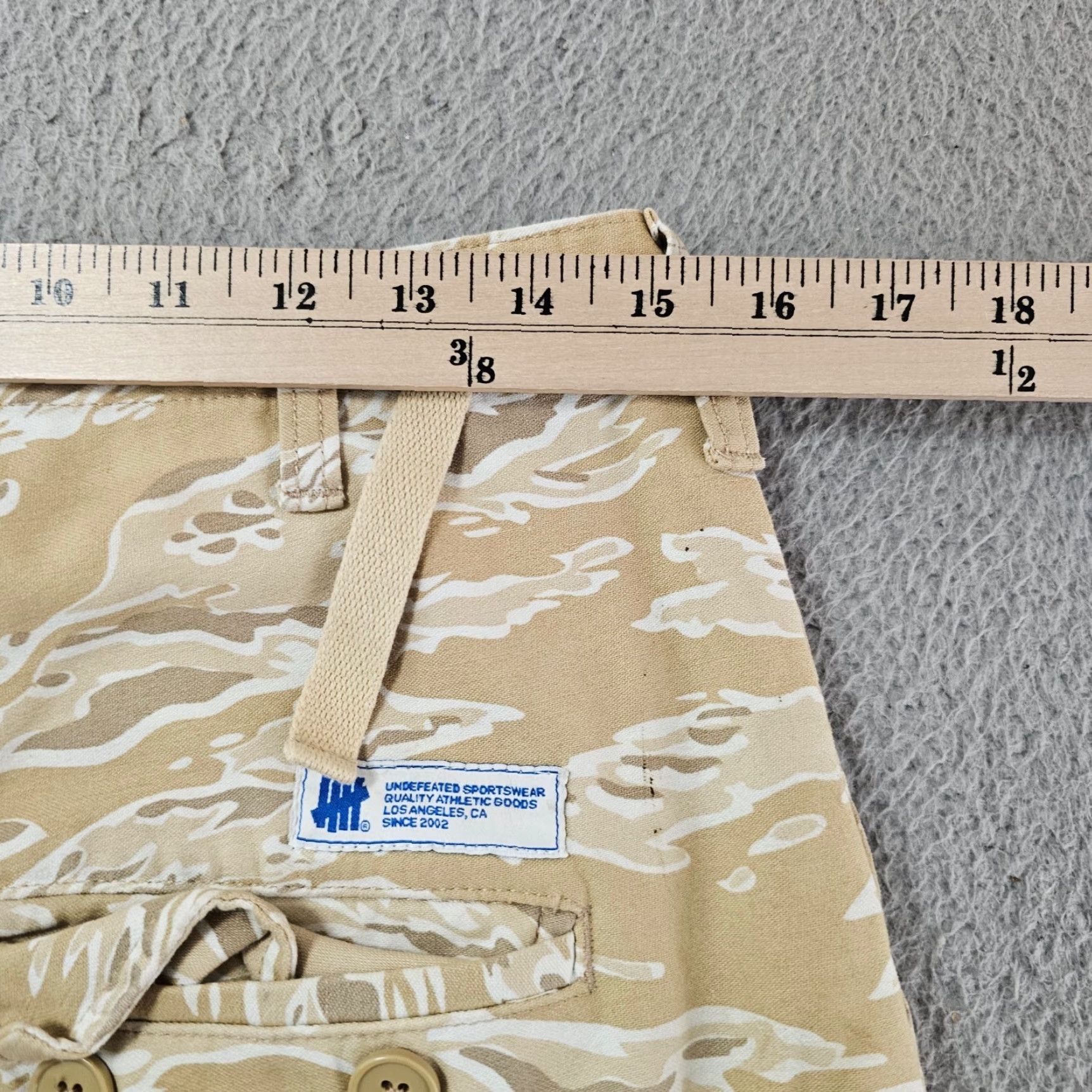 Undefeated UNDFTD Undefeated Mens Size 28 Cargo Shorts Camouflage Light Khaki Brown Cotton Vintage Embroidered Logo Cargo Pocket Casual Size US 28 / EU 44 - 6 Thumbnail