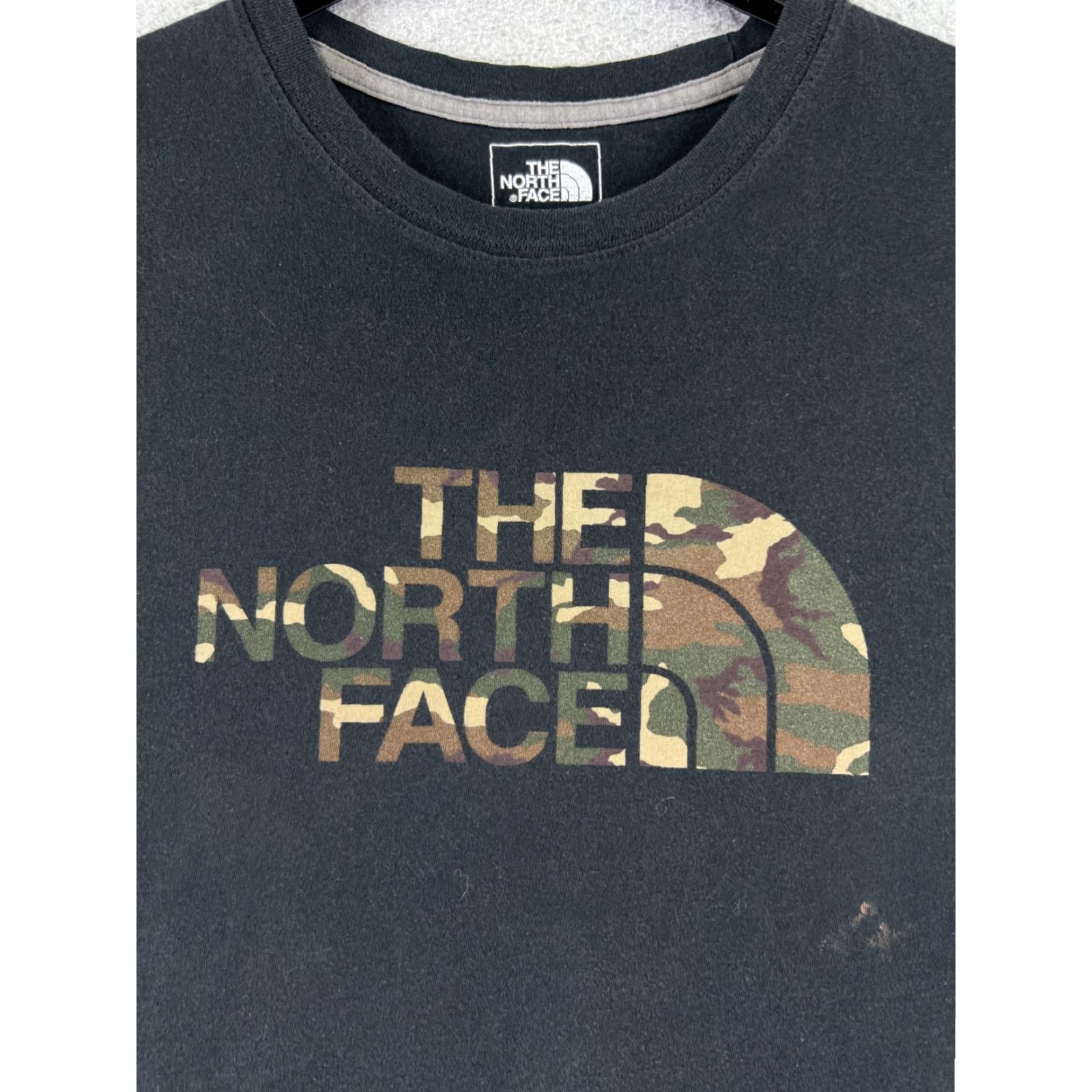 The North Face The North Face Men's Shirt Medium Black Camouflage Short Sleeve Crew Neck Cotton Size US M / EU 48-50 / 2 - 6 Thumbnail