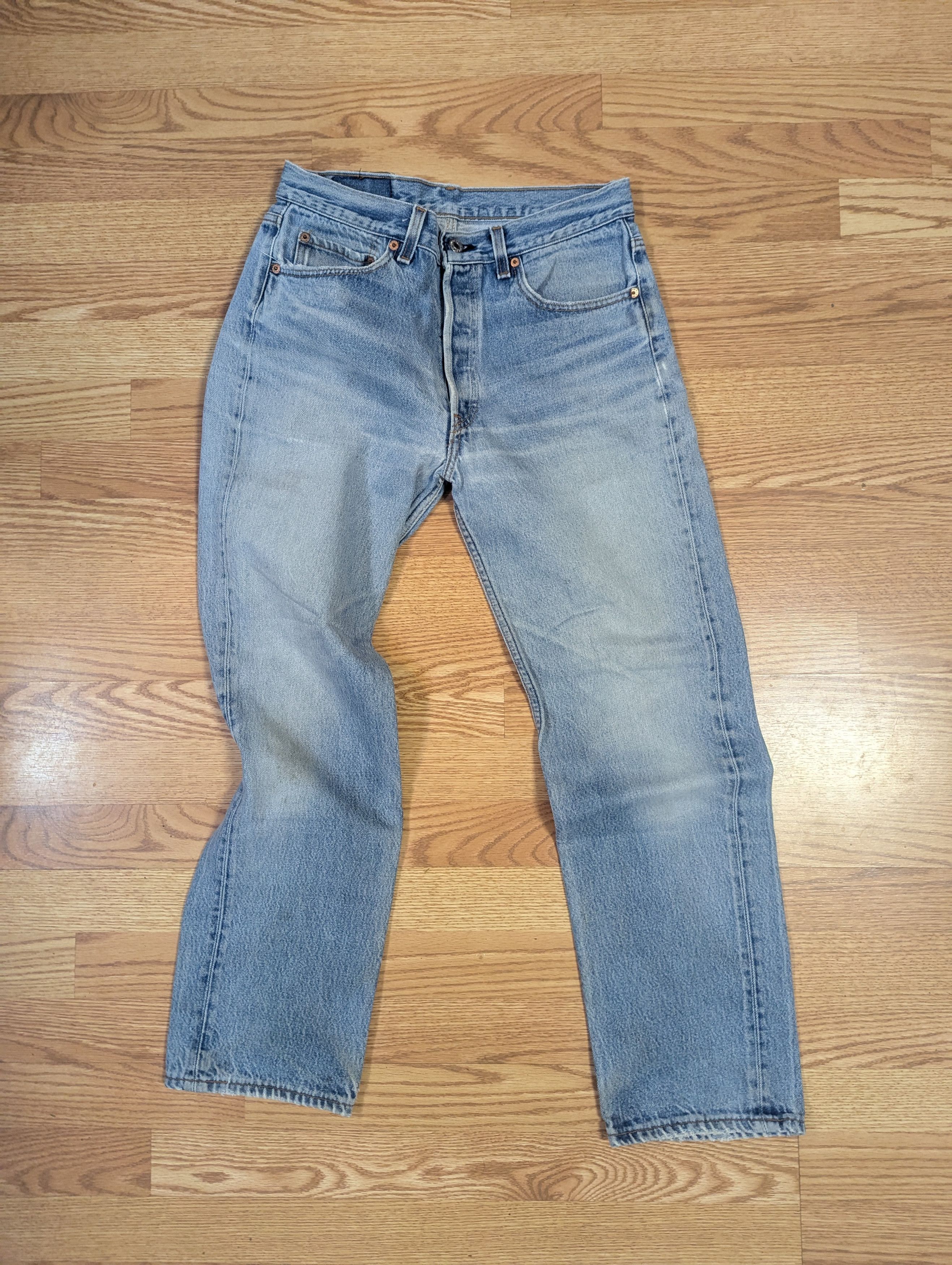 Jean × Levi's × Vintage Vintage 90s Levis 501 Jeans Faded Light Blue Denim Size US 31 - 1 Thumbnail
