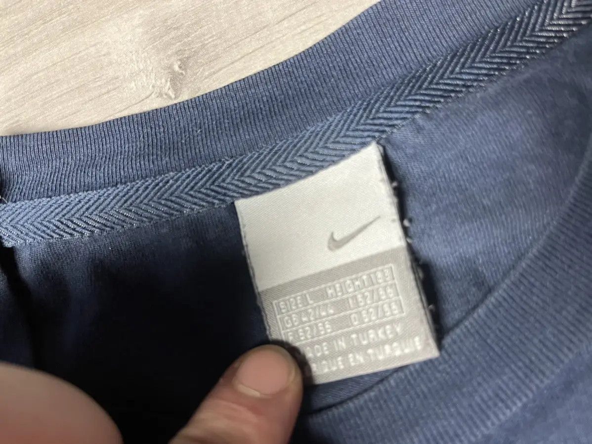 Nike Vintage Nike football Tshirt logo size Large Size US L / EU 52-54 / 3 - 4 Thumbnail