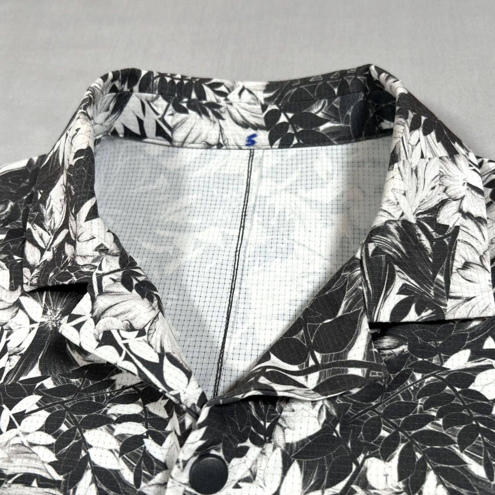 Lululemon Lululemon Men's M Black White Floral Leaf Print Casual Button Up Camp Shirt Size US M / EU 48-50 / 2 - 3 Thumbnail