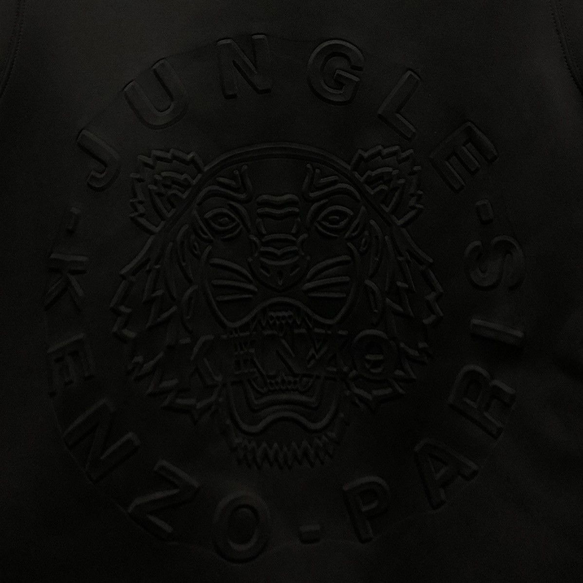 Kenzo Kenzo Jungle Paris Black Embossed Tiger Sweatshirt (Size M) Size US M / EU 48-50 / 2 - 3 Thumbnail