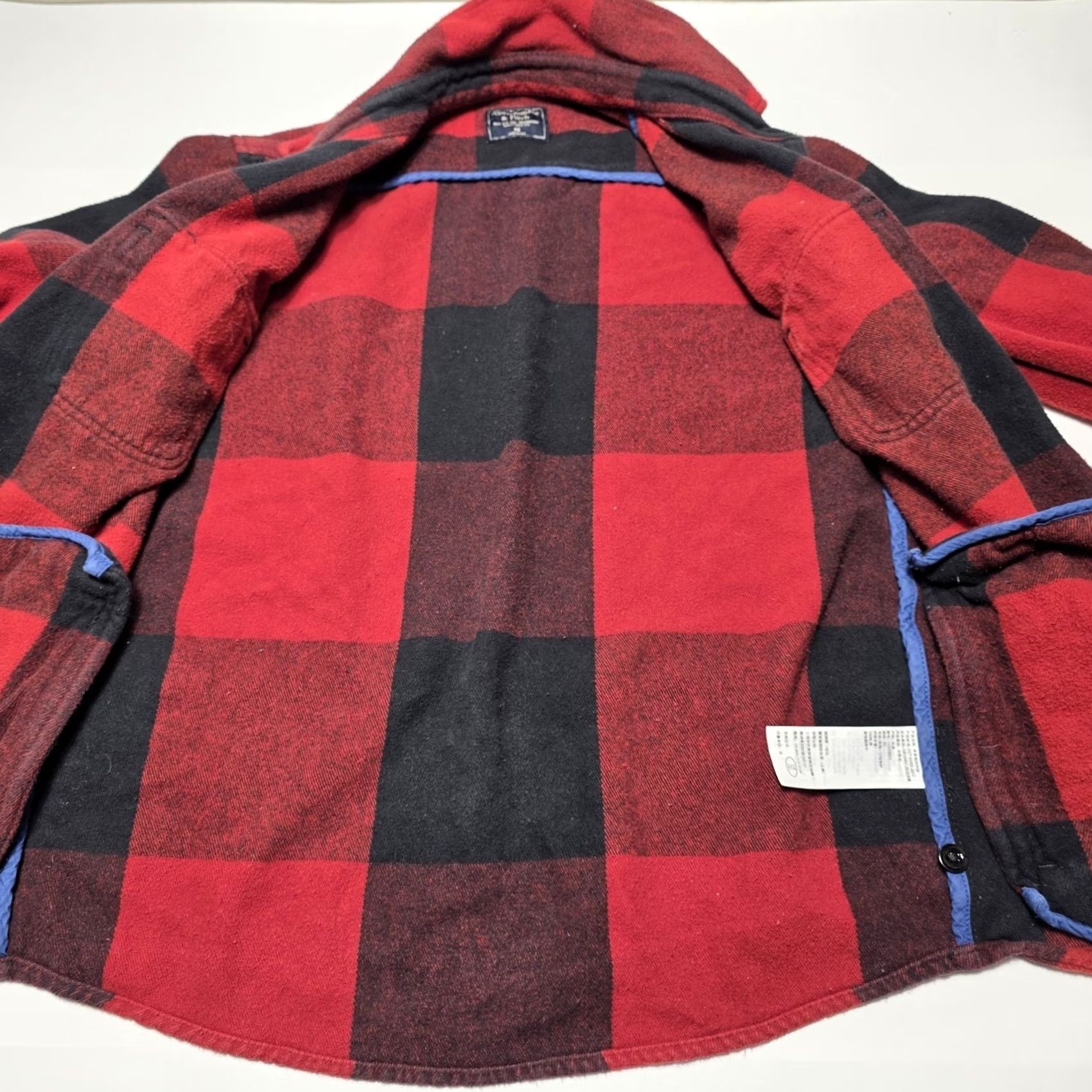 Abercrombie & Fitch Abercrombie & Fitch Shirt XS Men Red Plaid Heavyweight Flannel Button-Up with Pockets Size US XS / EU 42 / 0 - 3 Thumbnail