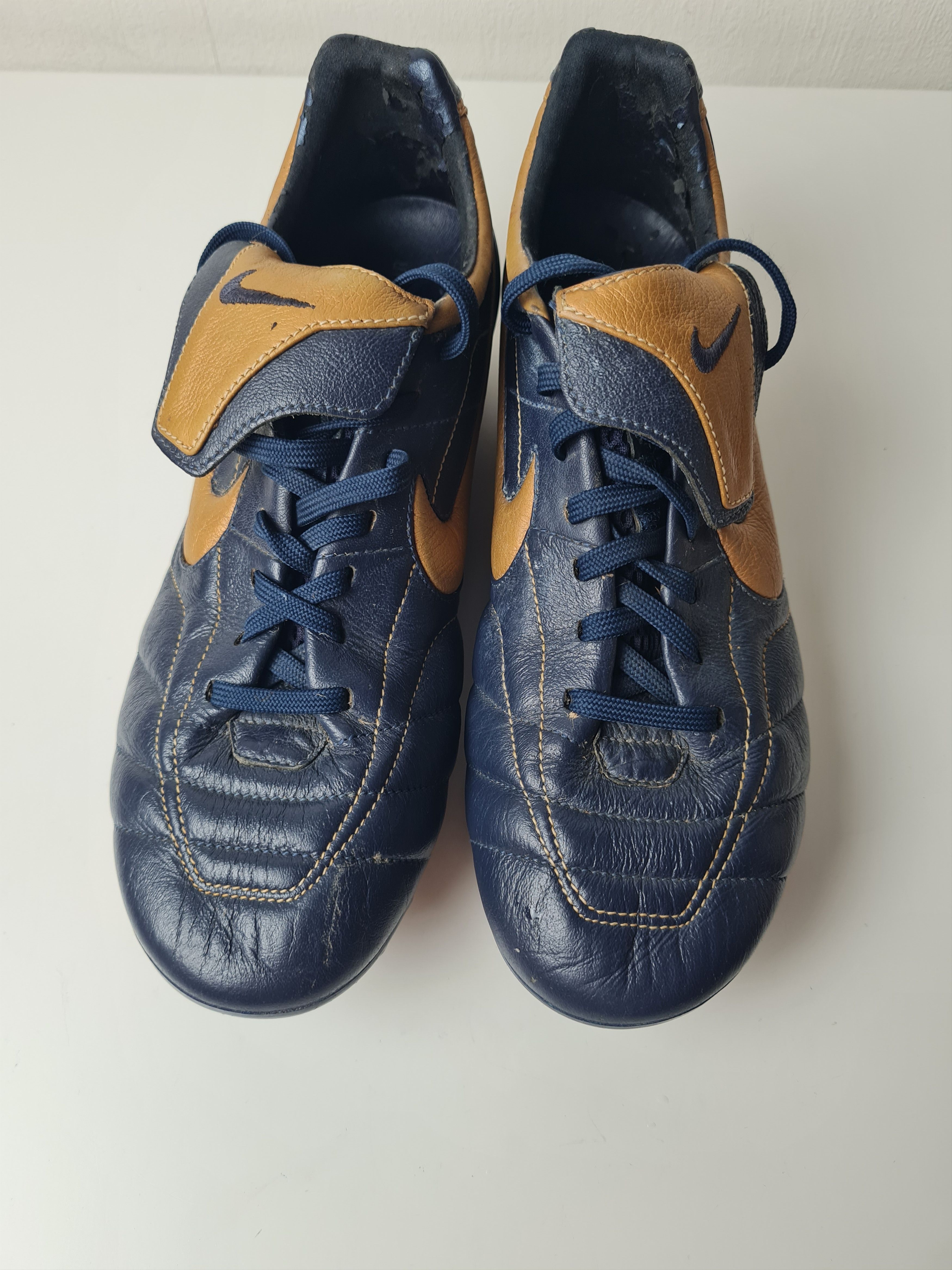 Nike Football Cleats NIKE TIEMPO R10 RONALDINHO Total90 SOCCER Size US 8 / EU 41 - 11 Thumbnail