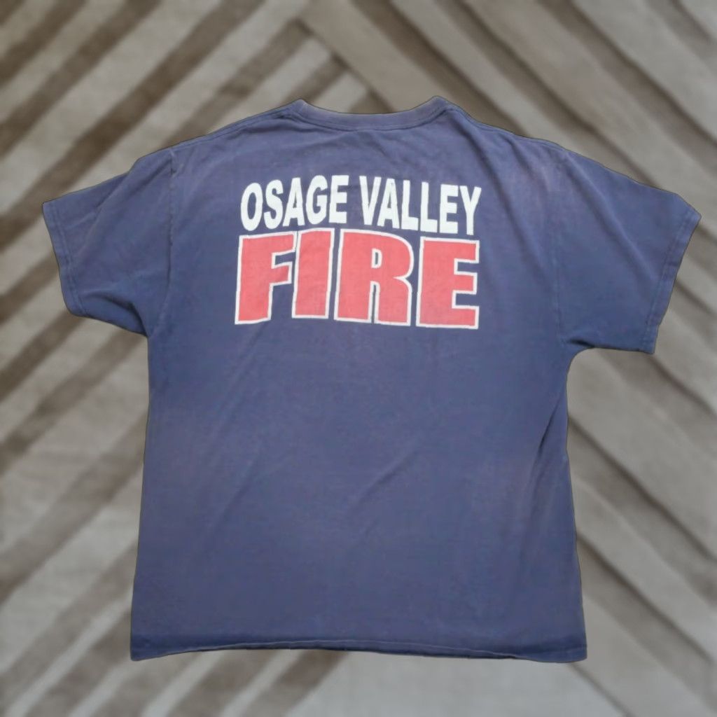 Hanes VINTAGE Hanes T-Shirt Blue Fire Department Men L Crew Neck Short Sleeve Distressed Graphic Print Faded 90s Size L Size US L / EU 52-54 / 3 - 1 Thumbnail