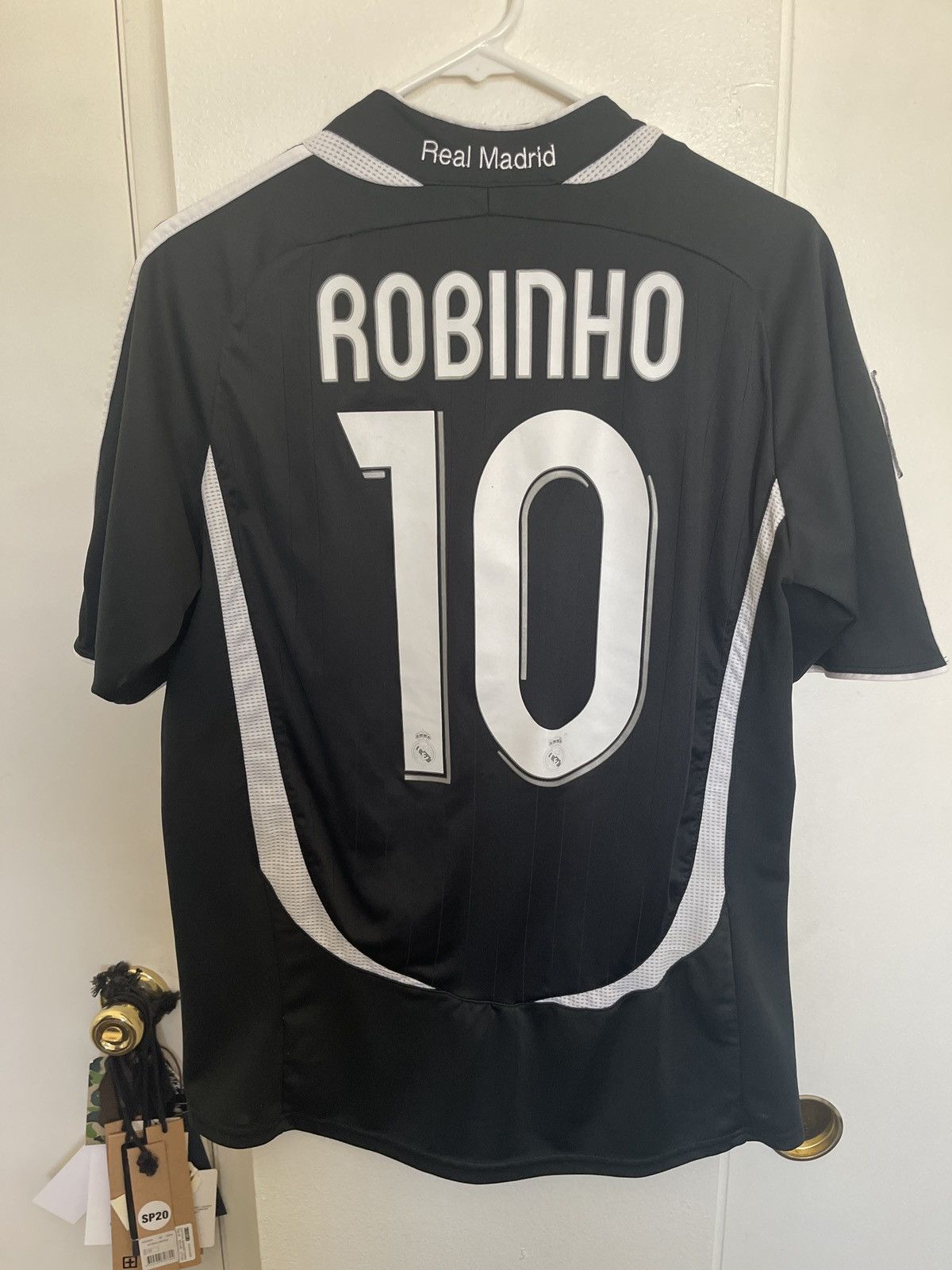 Adidas Vintage Real Madrid jersey Robinho Size US M / EU 48-50 / 2 - 5 Thumbnail