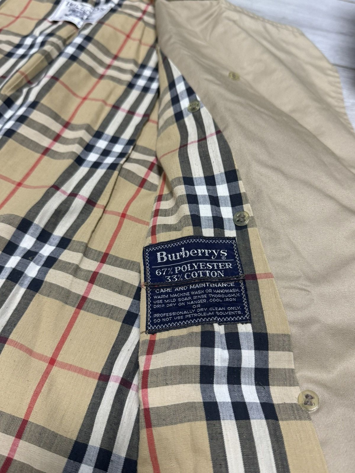 Burberry Burberry London unisexdouble breasted trench coat nova check Size US S / EU 44-46 / 1 - 12 Thumbnail