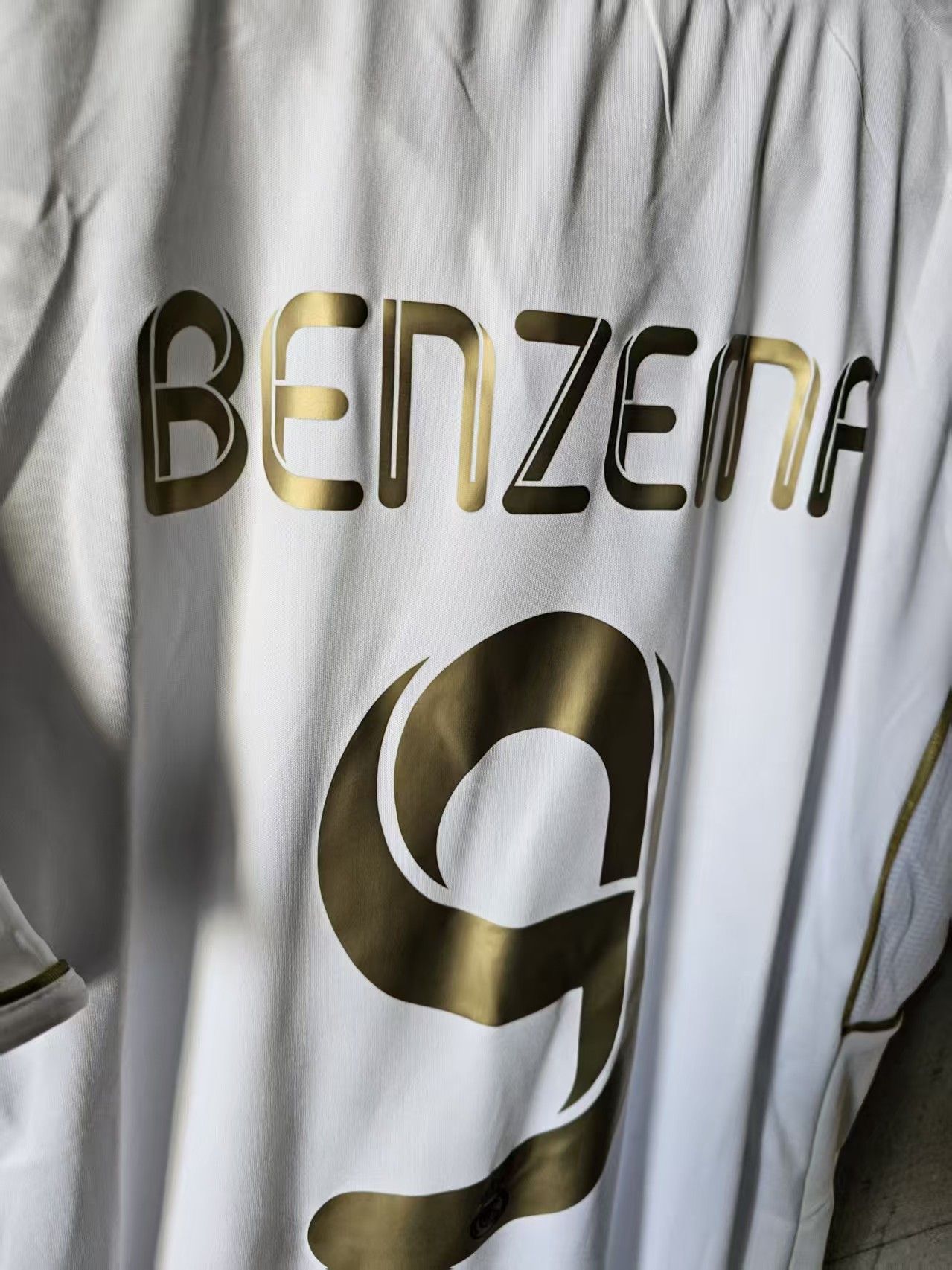 Other 2011 2012 Real Madrid #9 Benzema Jersey Size US L / EU 52-54 / 3 - 5 Thumbnail