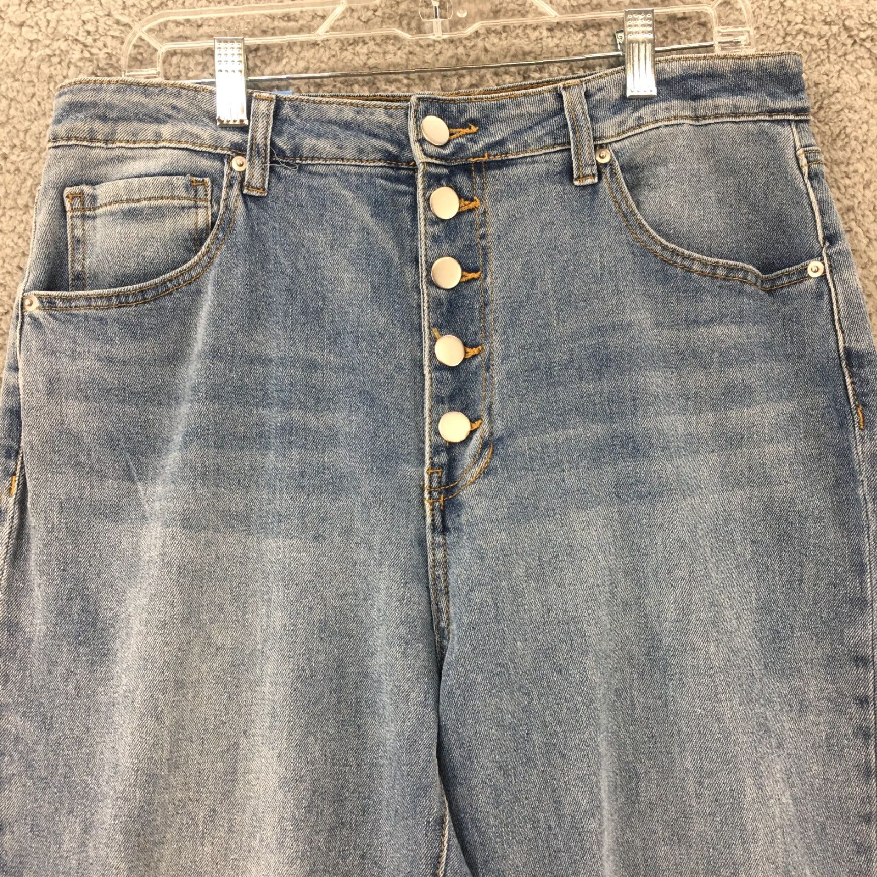 Vintage ABOUND Mom Jeans Womens 31 Blue Light Wash Denim Button Fly Ripped Knee Hi Rise Jeans Womens 31 Blue Light Wash Distressed Pockets 5-Pocket Denim Size 24" / US 00 / IT 34 - 2 Thumbnail