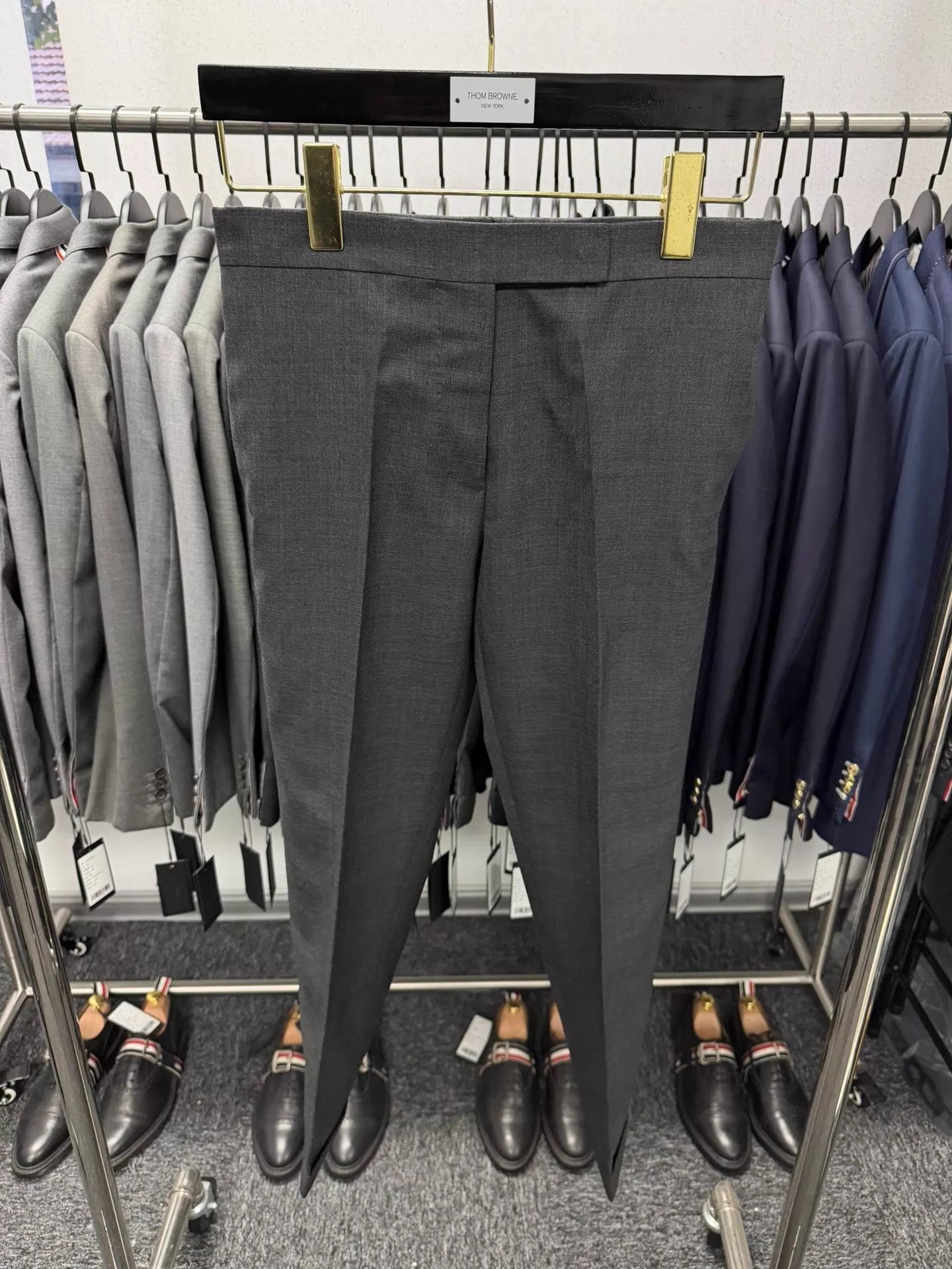 Thom Browne Thom Browne Women's Dark Gray Wool Trousers Size 38 Size 26" / US 2 / IT 38 - 1 Thumbnail