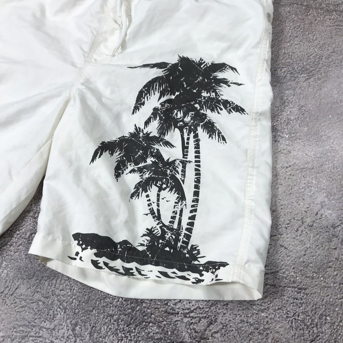 Vintage Vintage Y2K Tropical Palm Swim Shorts Streetwear Surf 34 Size US 34 / EU 50 - 2 Thumbnail