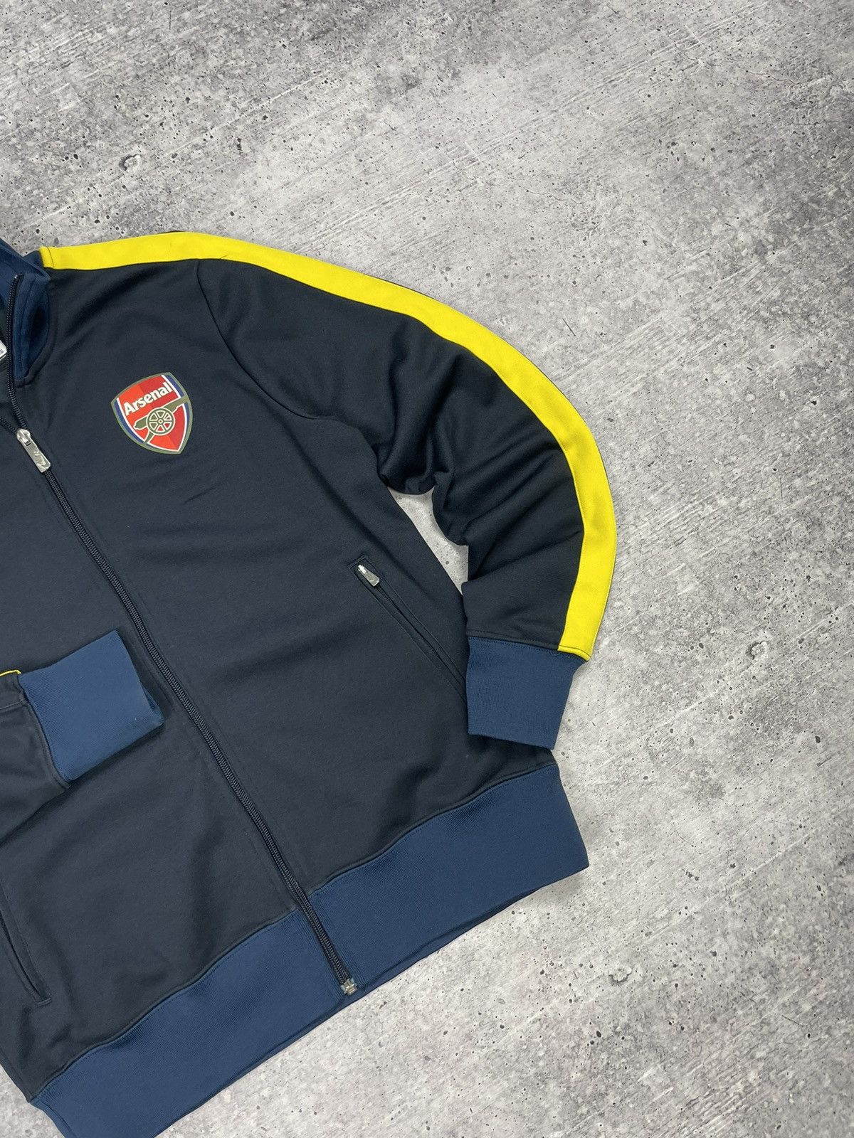Nike × Vintage Vintage Nike Y2K Style Football Arsenal Big Logo Zip Olympic Size US M / EU 48-50 / 2 - 4 Thumbnail