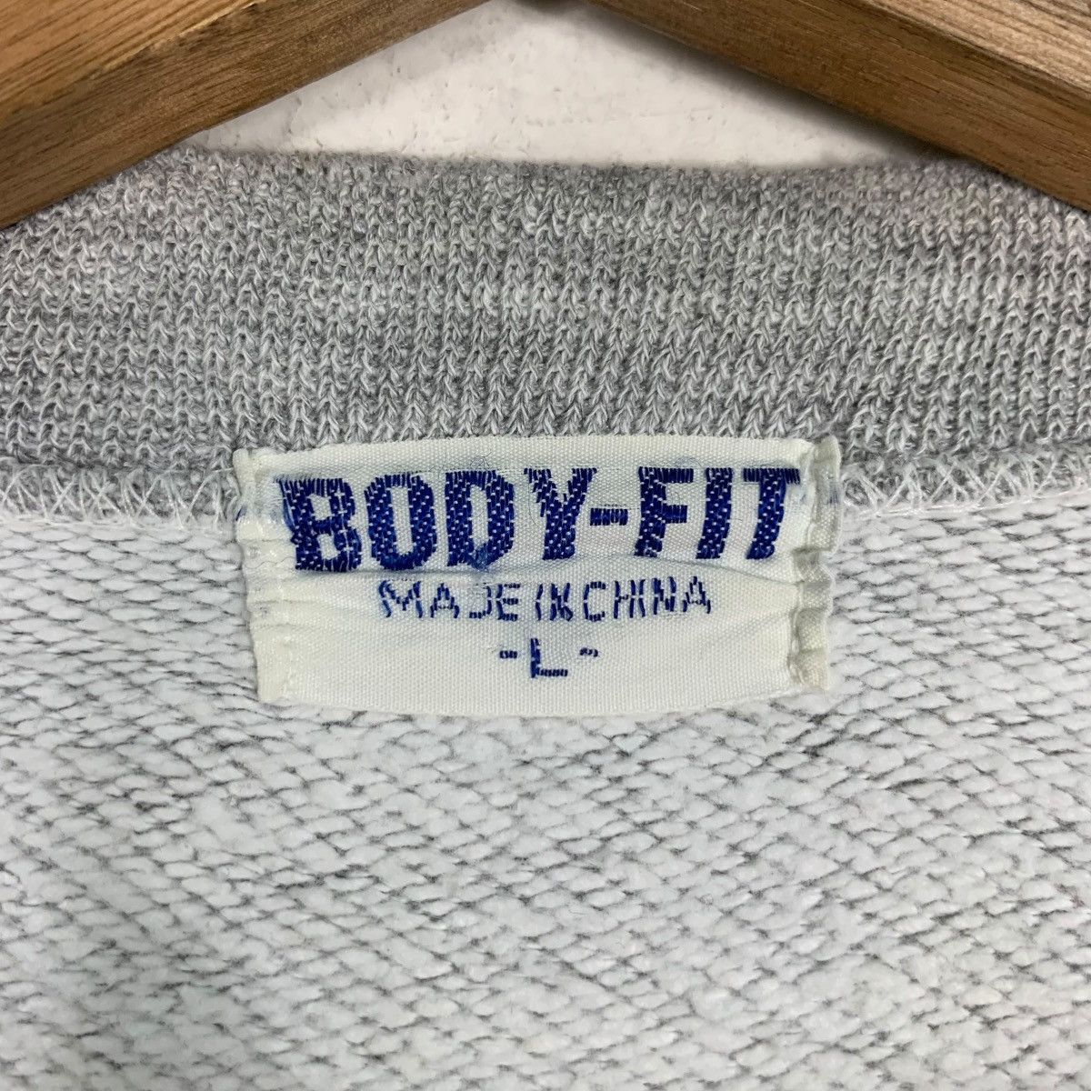 Vintage BODY-FIT FRANCE Flag Big Logo Sweatshirts #0811-C37 Size US L / EU 52-54 / 3 - 11 Thumbnail