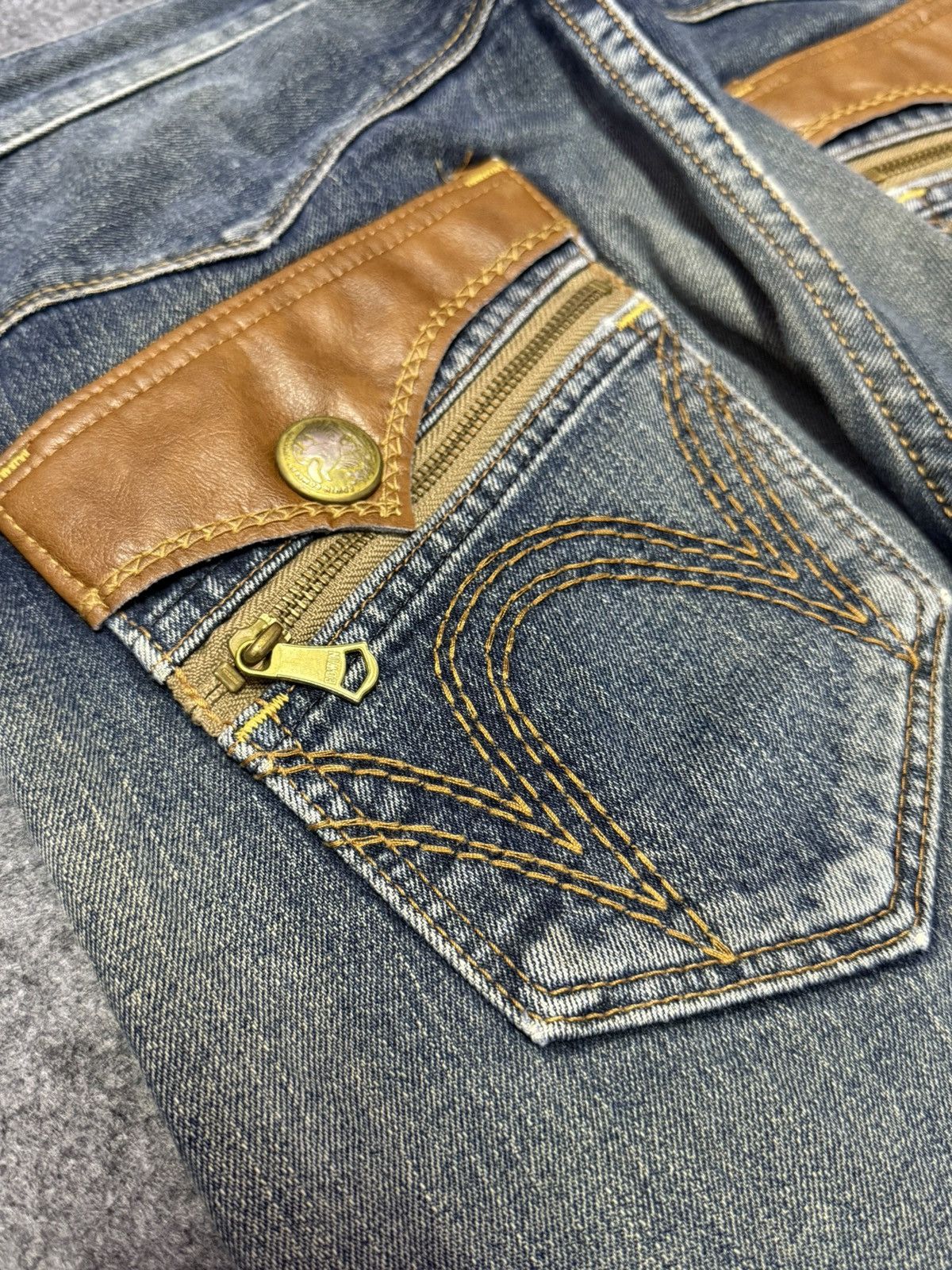 Edwin 2000s Edwin XV Leather Trimmed Muddy Wash Loose Jeans Size US 32 / EU 48 - 10 Thumbnail
