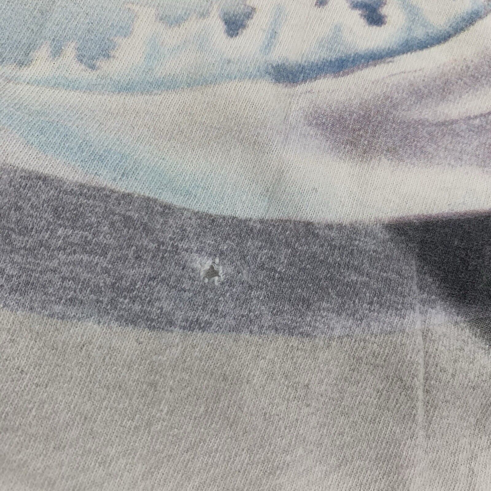 Vintage RARE Vintage 1997 Looney Tunes Taz Snowboarding T-Shirt Size US L / EU 52-54 / 3 - 7 Thumbnail