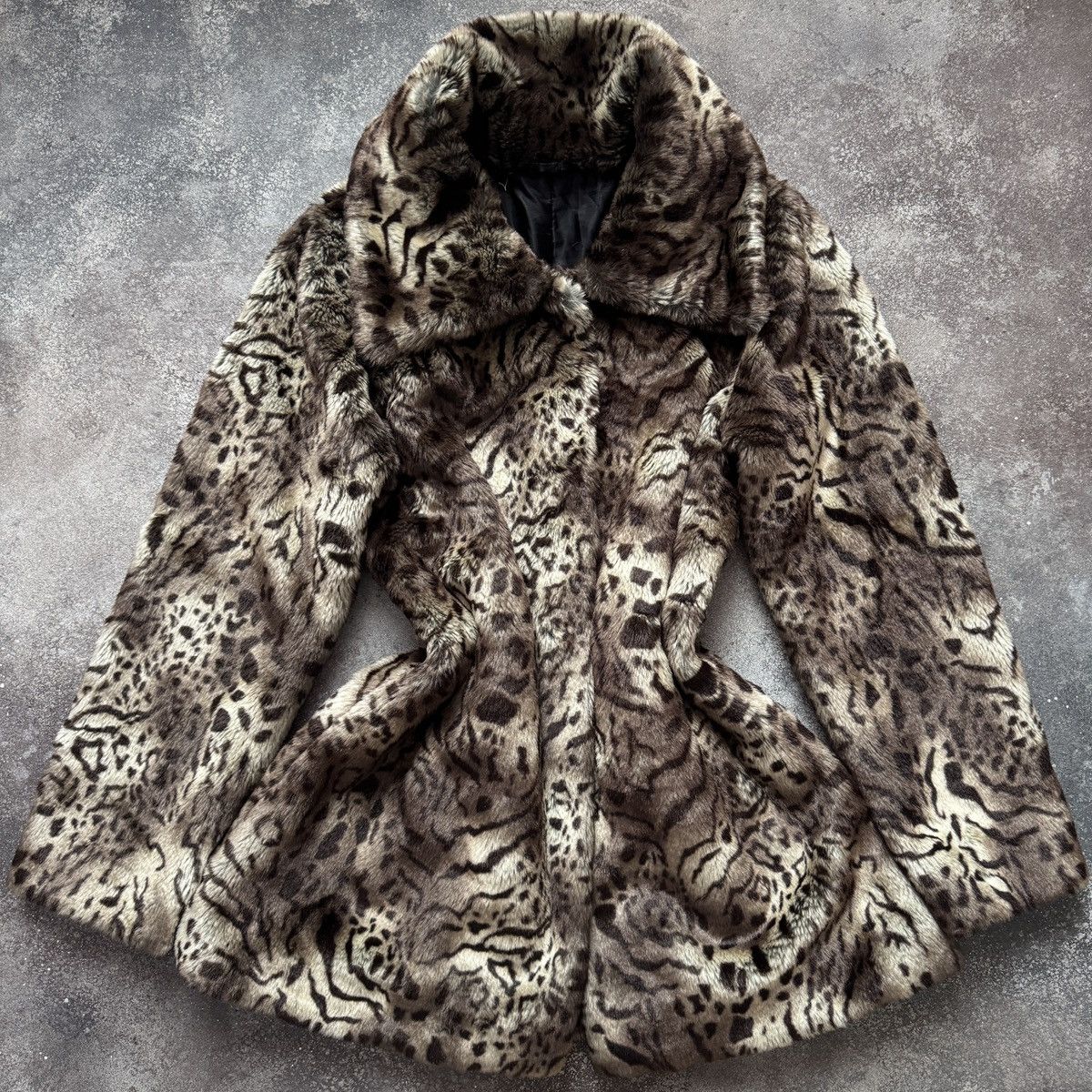Y2K / Boho Vintage Leopard Faux Fur Coat