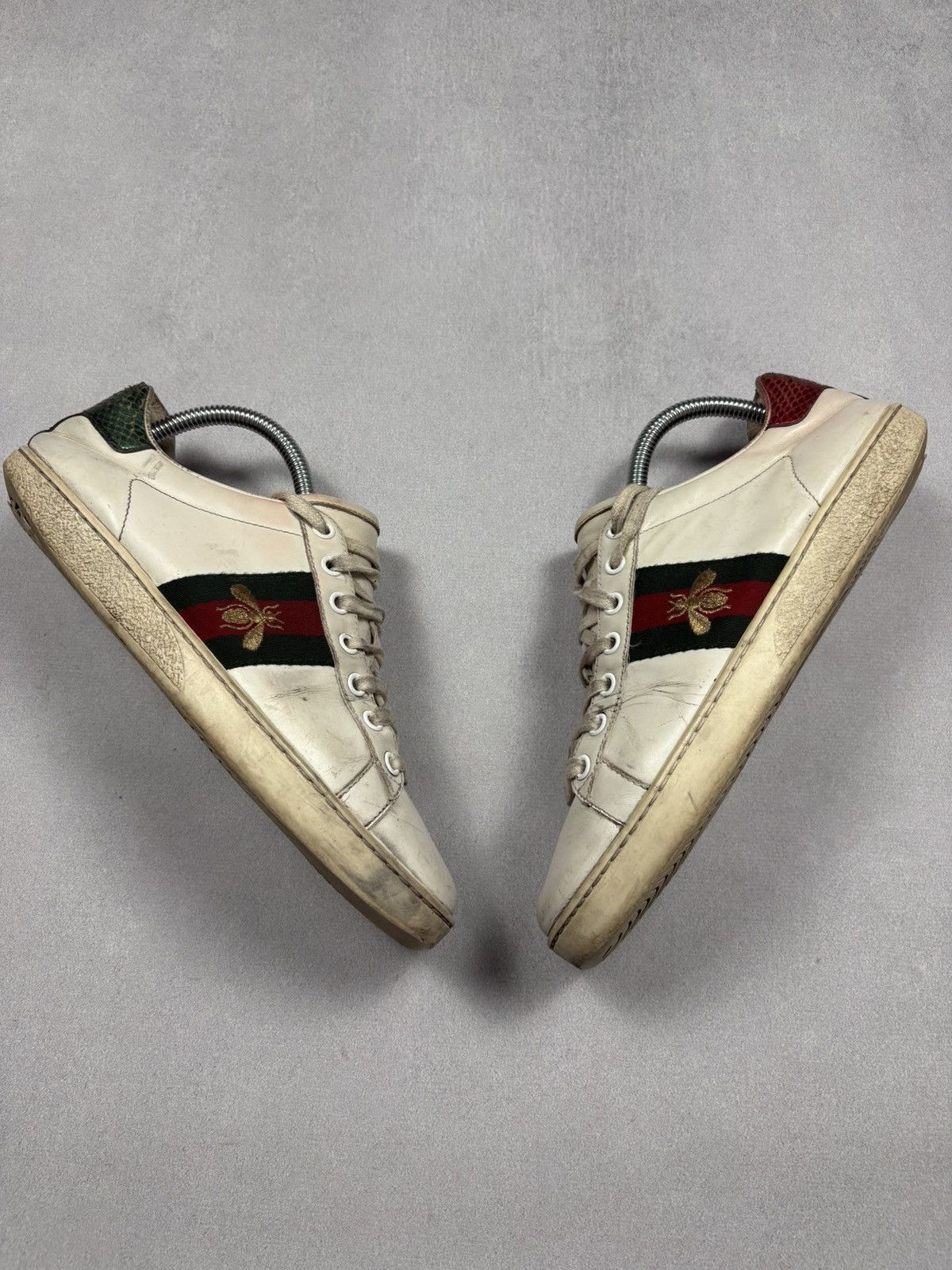 Gucci Gucci Ace Bee Leather Sneaker Embroidered Distressed Vintage Size US 7.5 / IT 37.5 - 1 Thumbnail