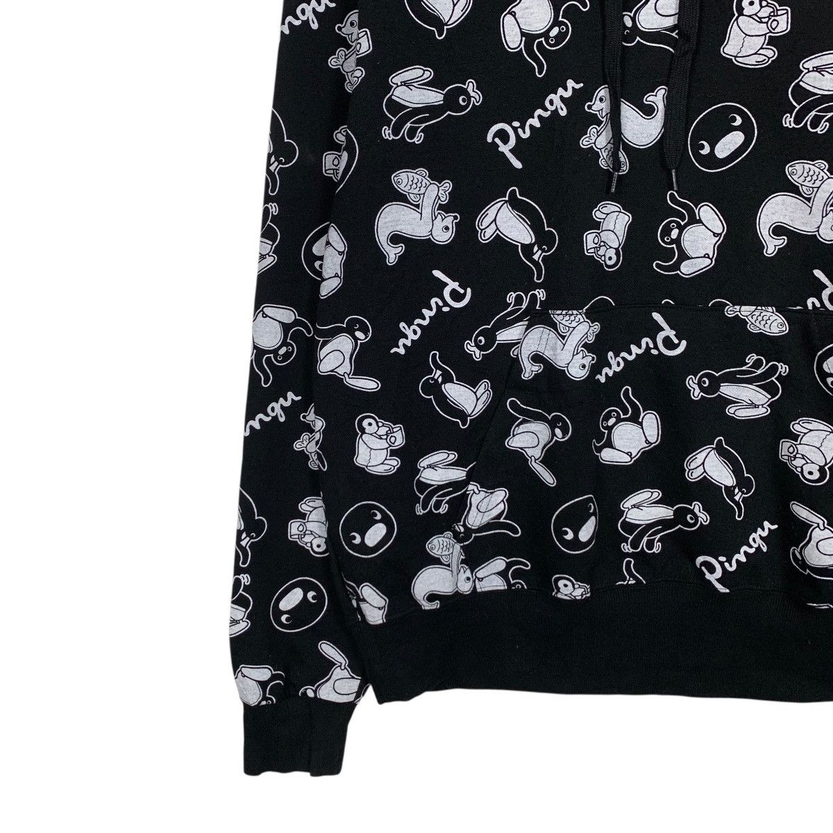 Japanese Brand PINGU All Over Print Pullover Hoodie Sweatshirt #3636-C166 Size US L / EU 52-54 / 3 - 5 Thumbnail