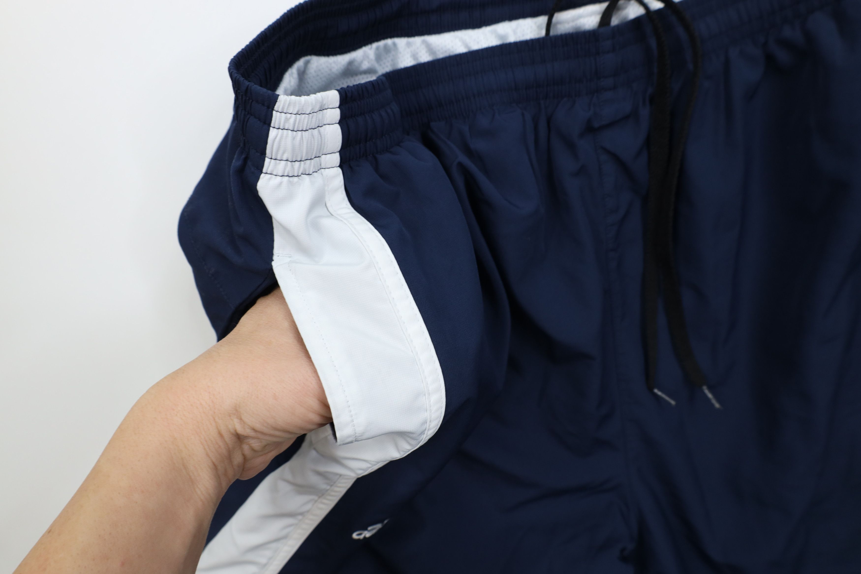 Adidas Vintage Adidas Spell Out Lined Wide Leg Windbreaker Pants Size US 38 / EU 54 - 10 Thumbnail